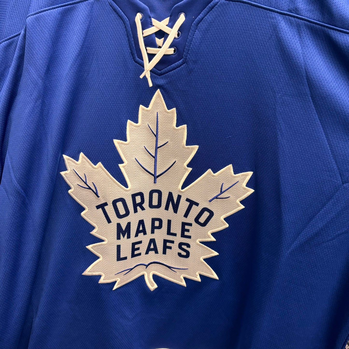 Auction Lot 1: Auston Matthews NHL Official Jersey Fanatics size XL Toronto Maple Leafs