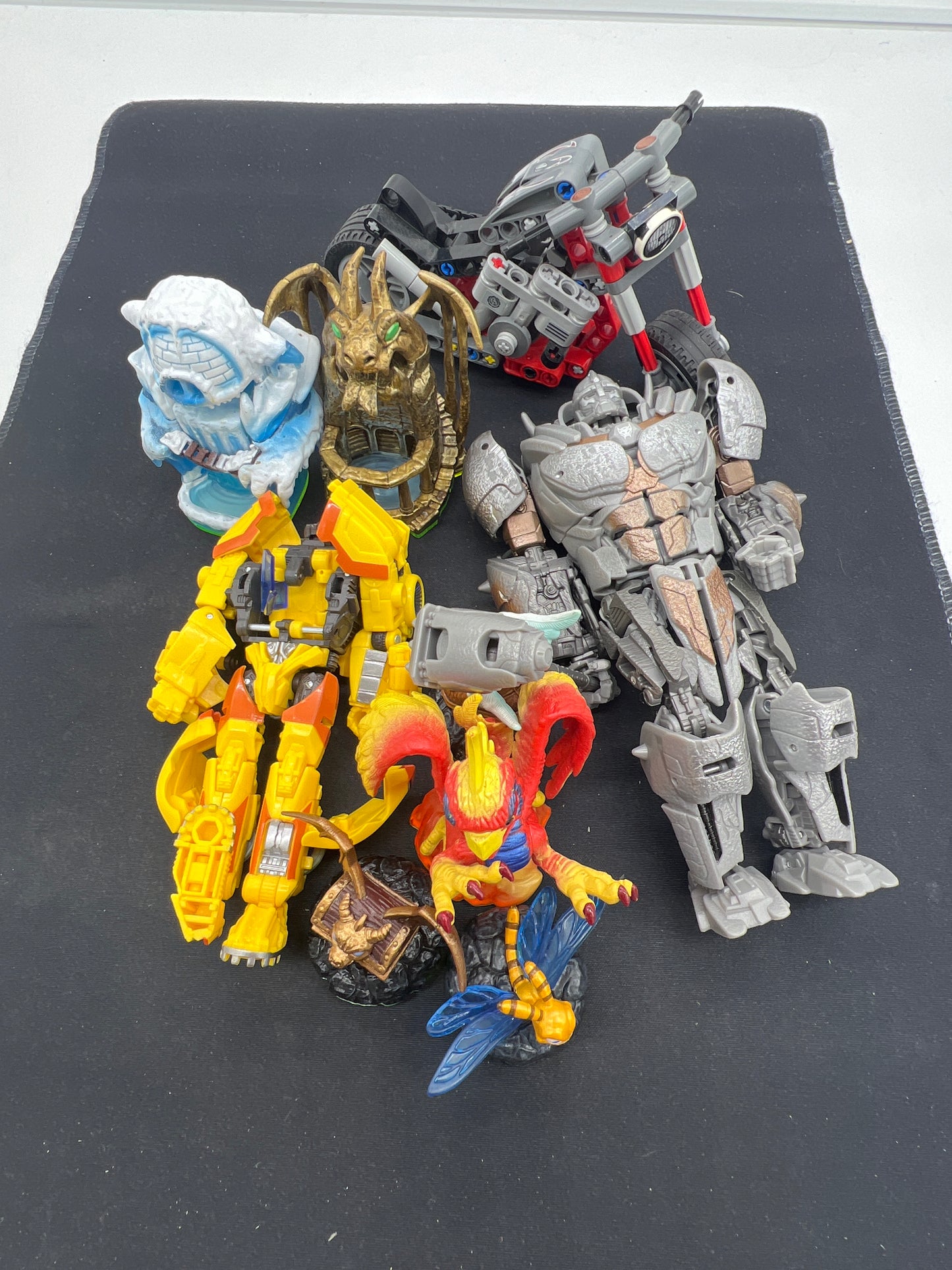 Auction Lot 100: Assorted Toy Lot