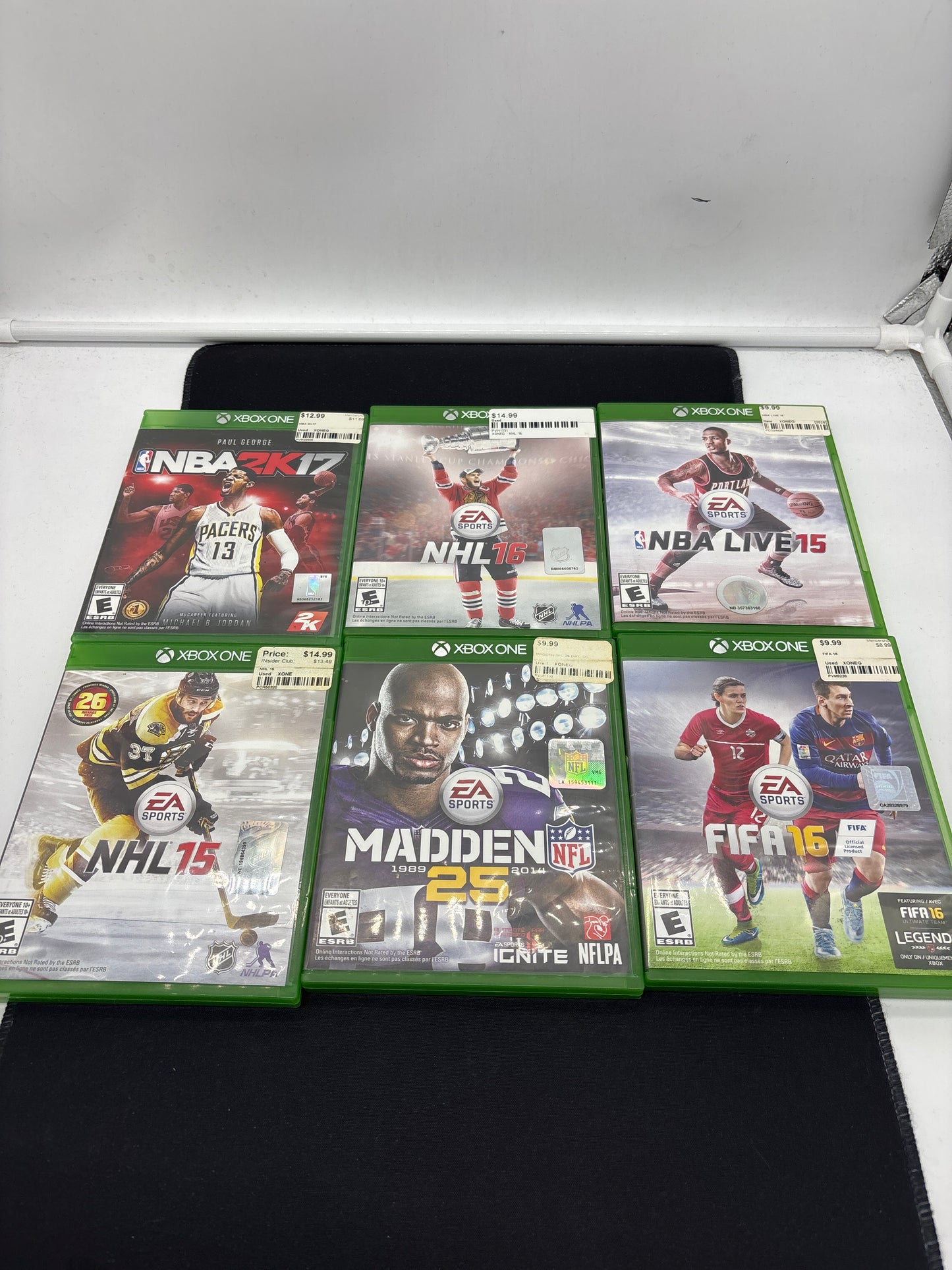 Auction Lot 126: XBOX ONE Video Game Lot of 6 NBA 2K17 NHL 15 16 NBA Live 15 Madden 25 FIFA 16