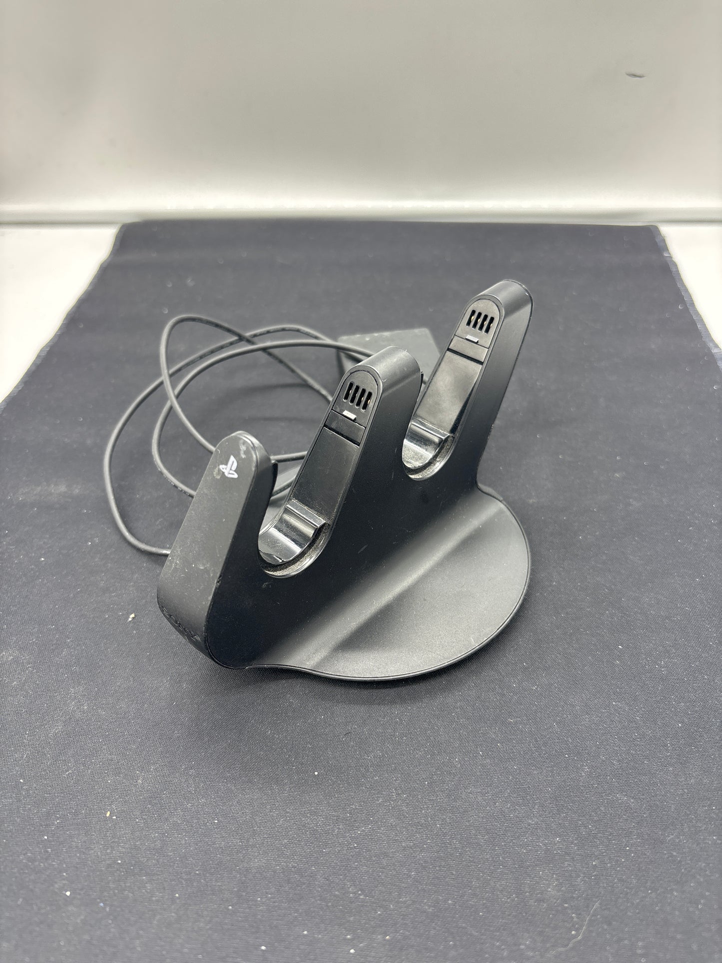 Auction Lot 85: Playstation 3 Controller Charger Tested Working