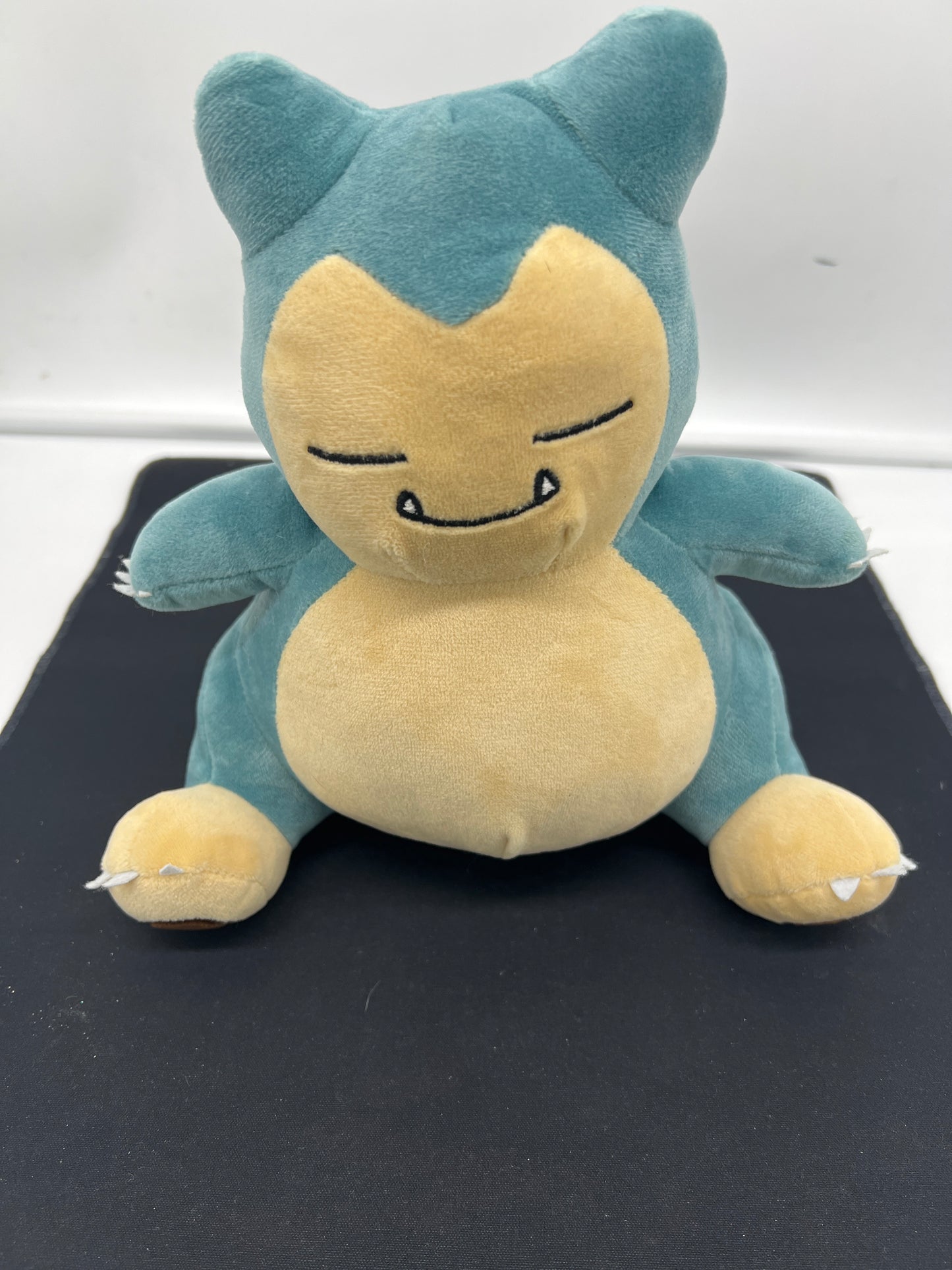 Auction Lot 257: Pokemon Snorlax Sitting Plush
