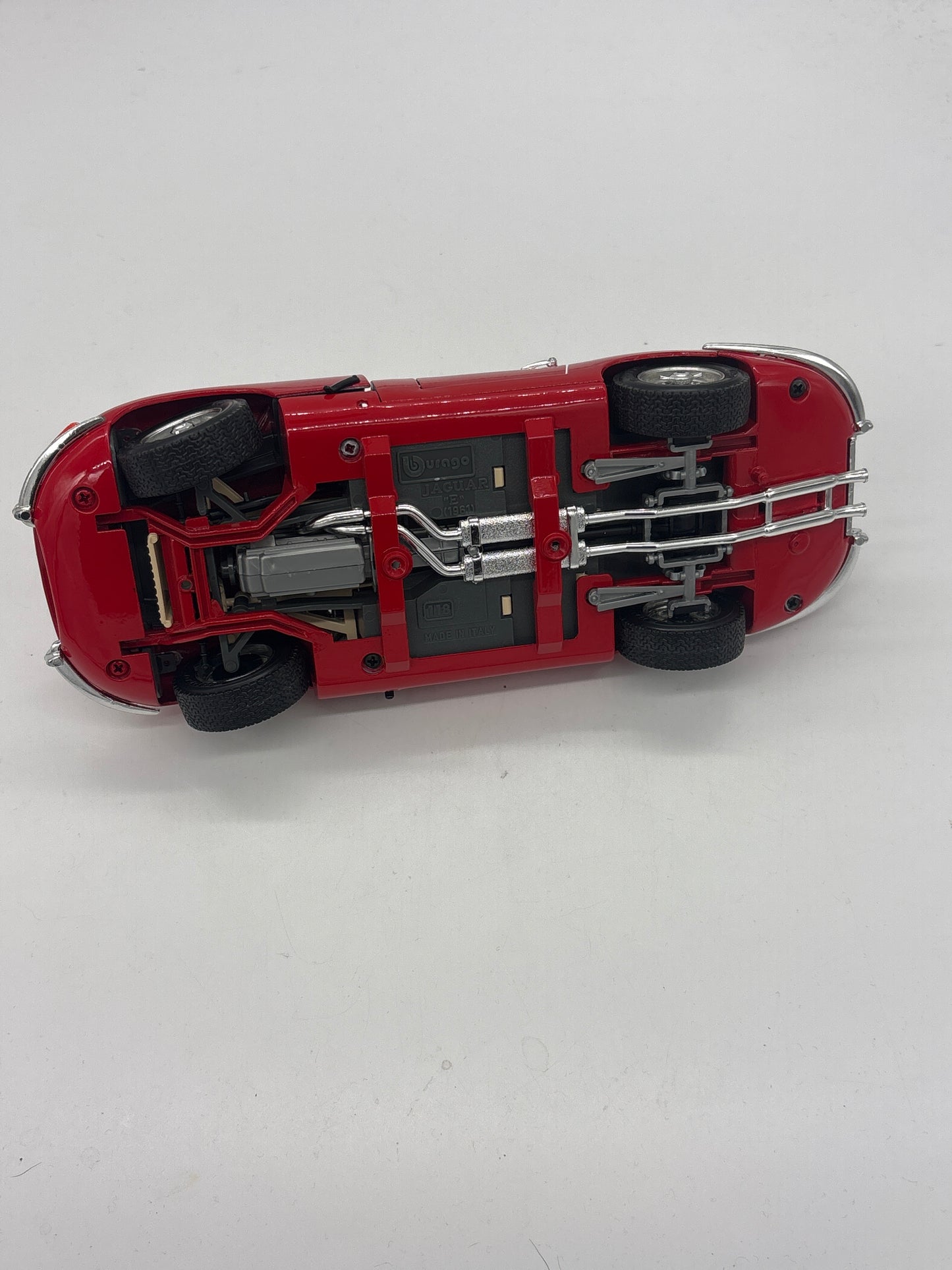 Auction Lot 11: Jaguar E 1961 1:18 Die Cast Figure