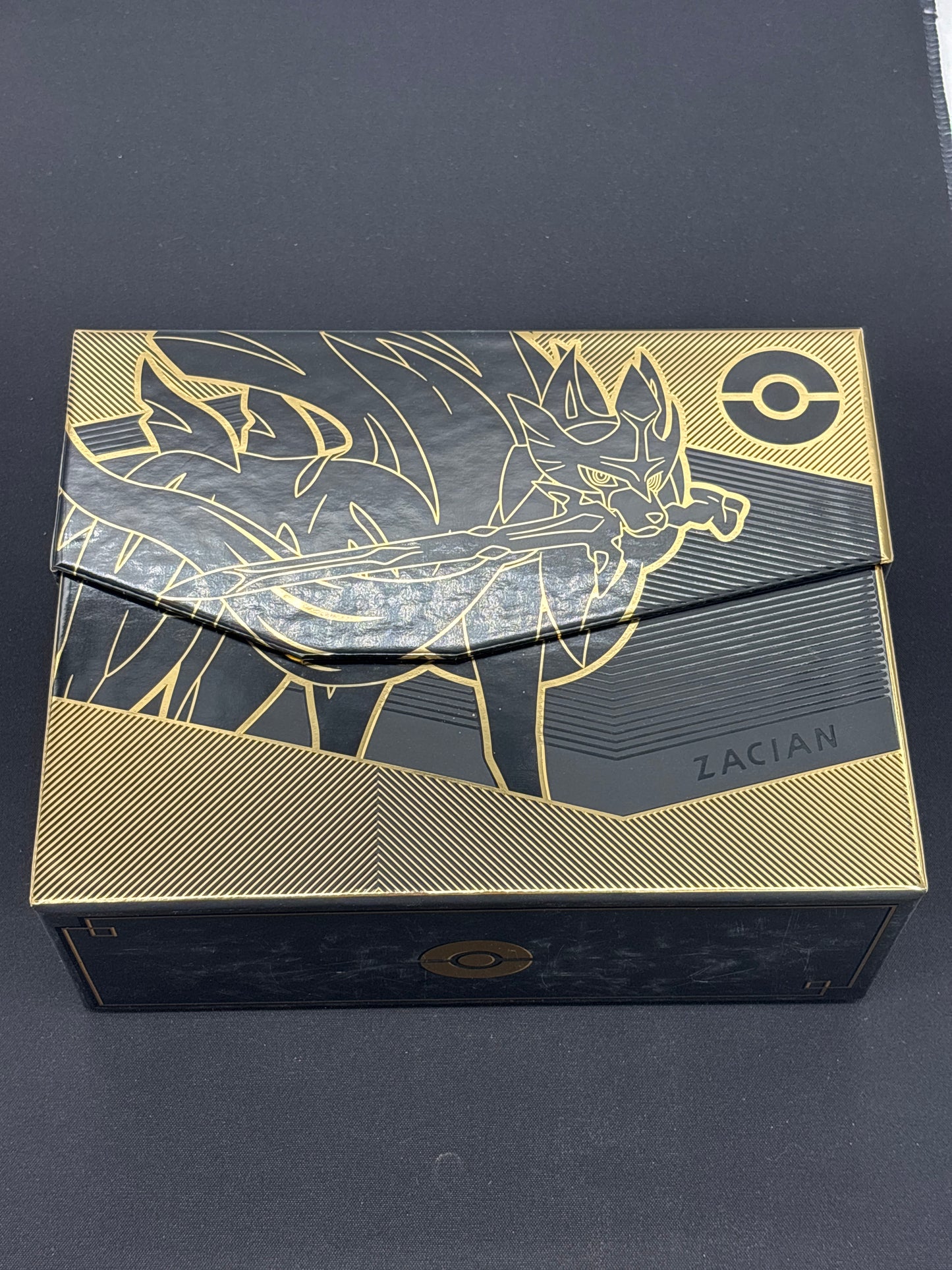 Auction Lot 287: Pokemon Zacian SWSH Elite Trainer Box *Empty*