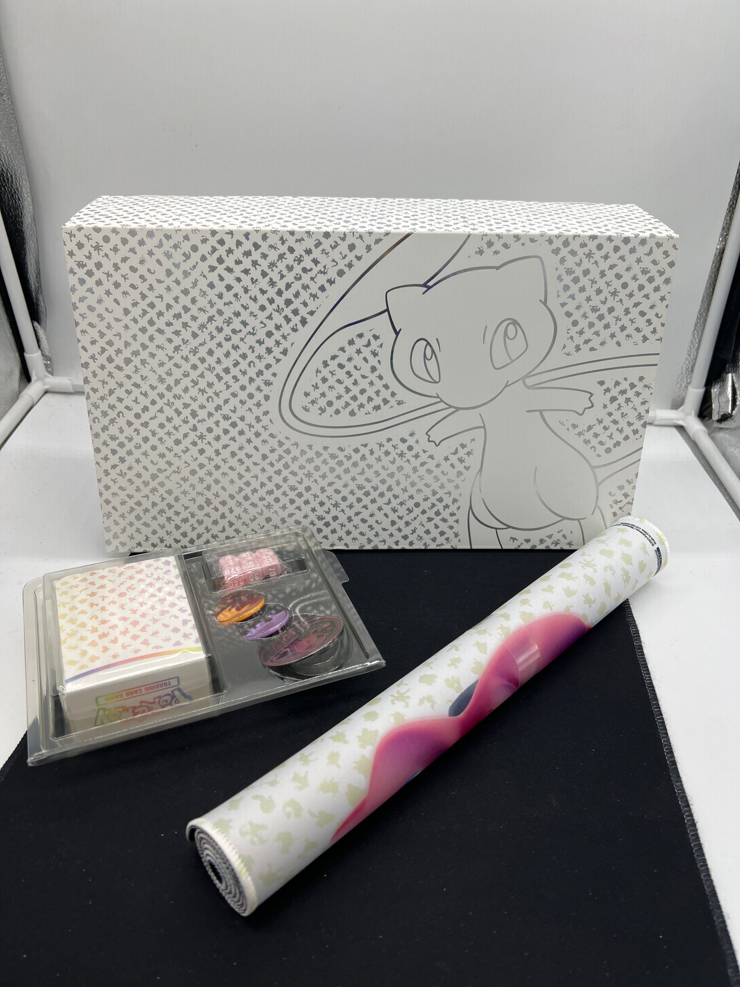 Auction Lot 311: Pokemon Cards 151 UPC Empty With Accessories