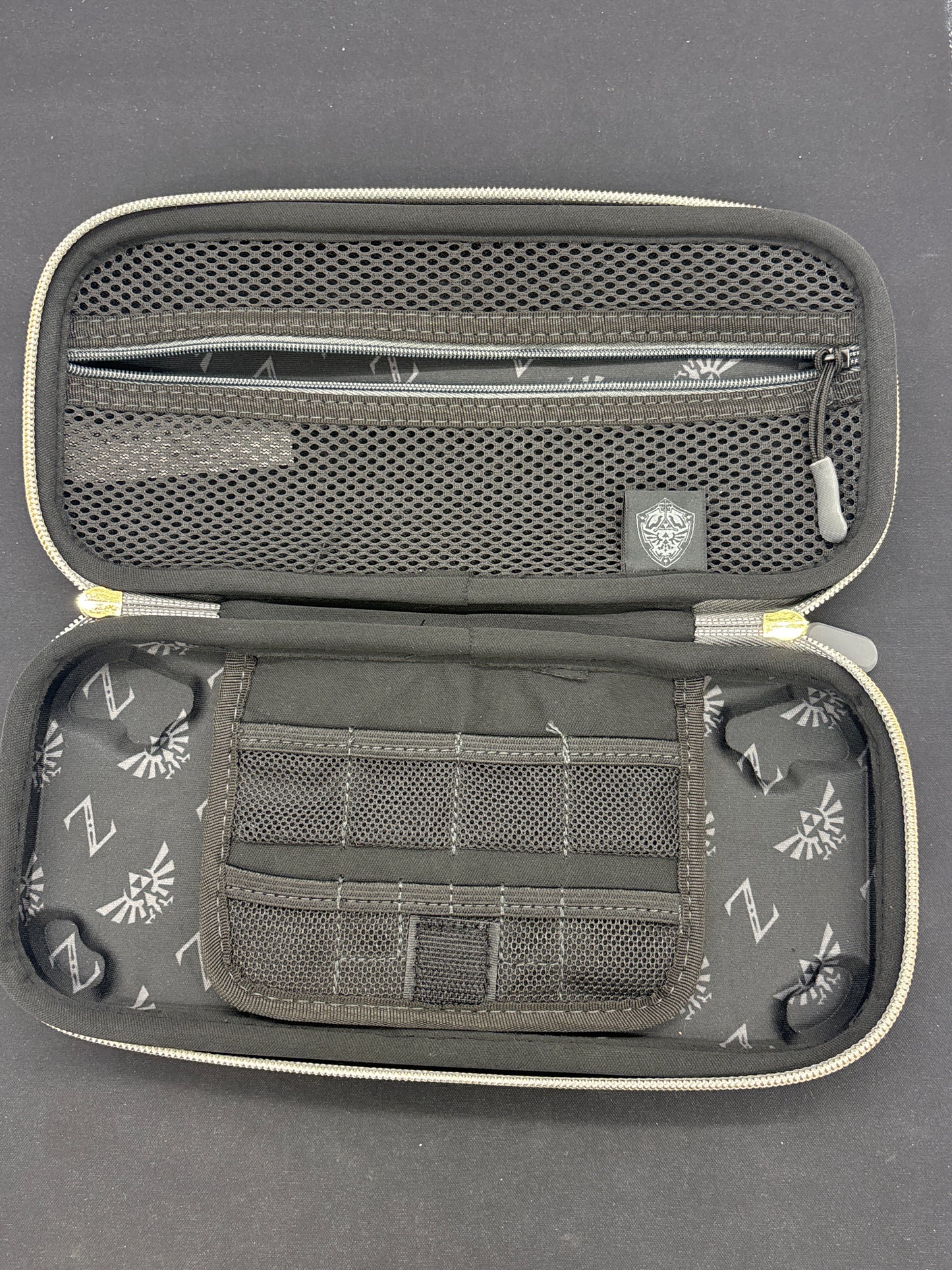 Auction Lot 18: Nintnedo 3ds Case Loose