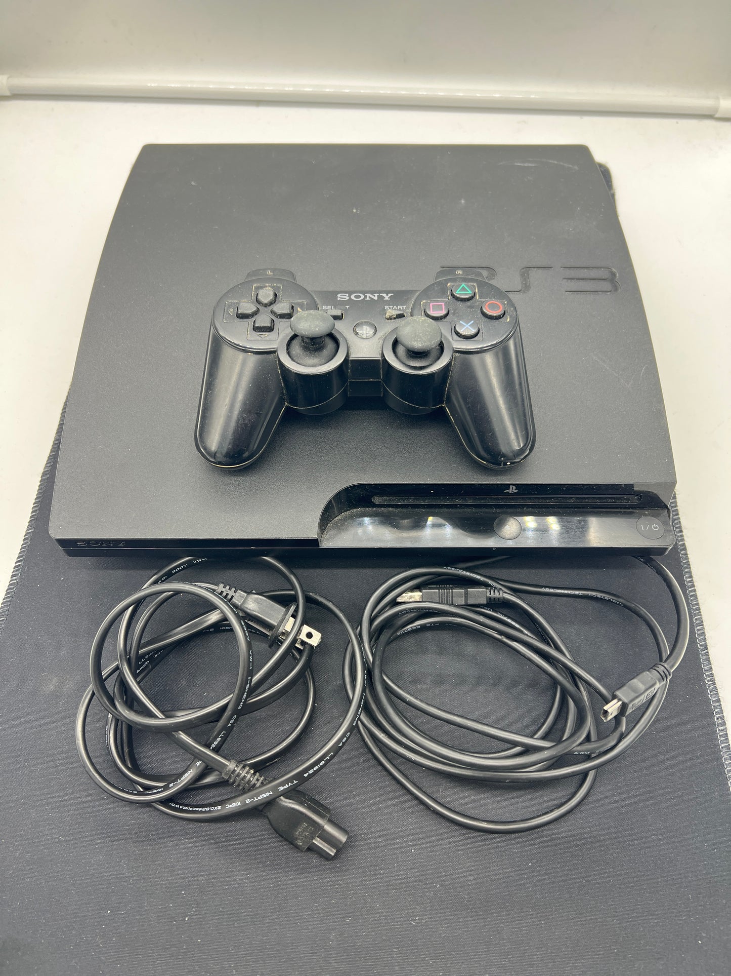 Auction Lot 218: PS3 Console with Controller and Cables TESTED WORKING
