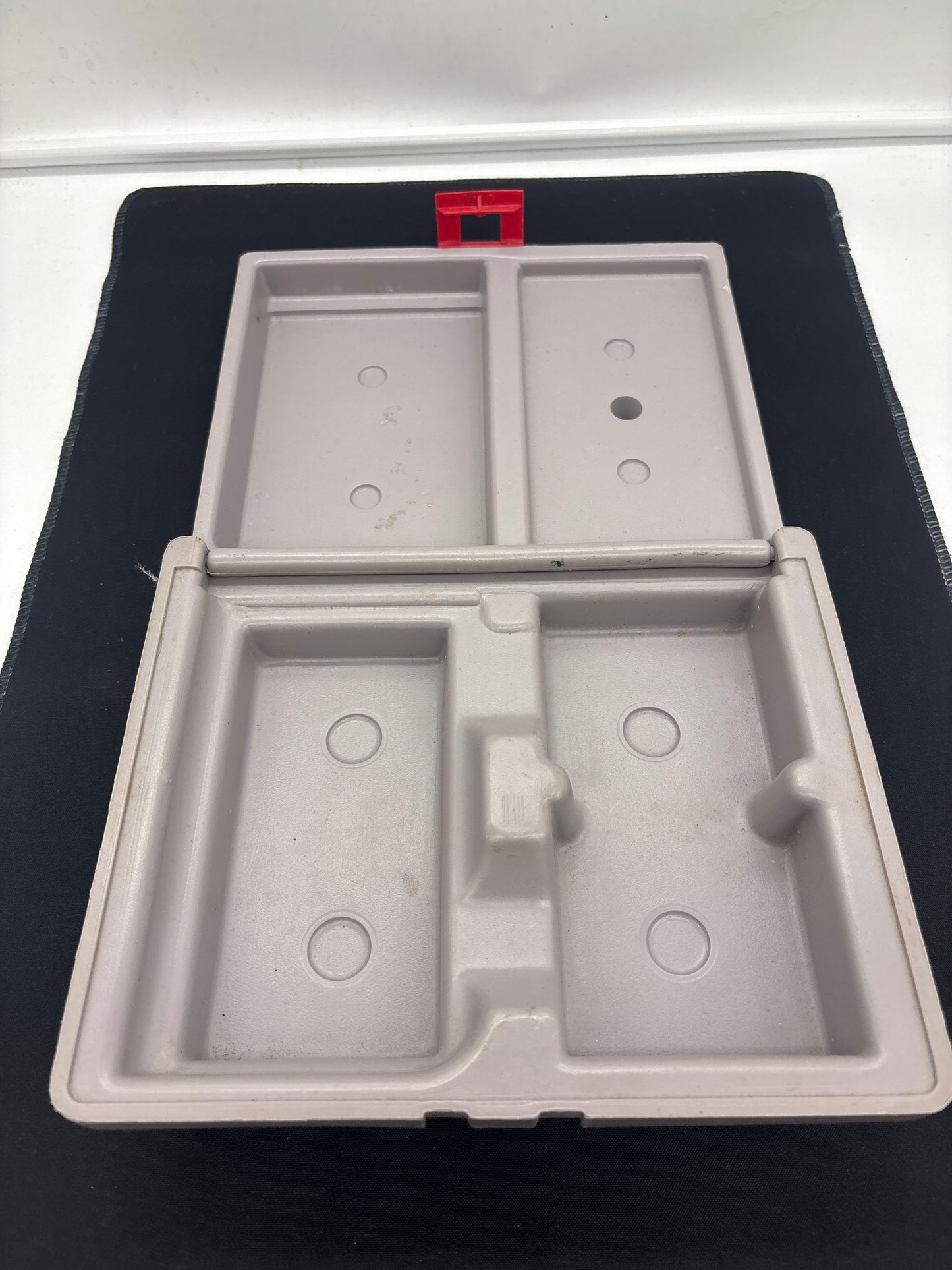 Auction Lot 119: Hard Case for Gameboy