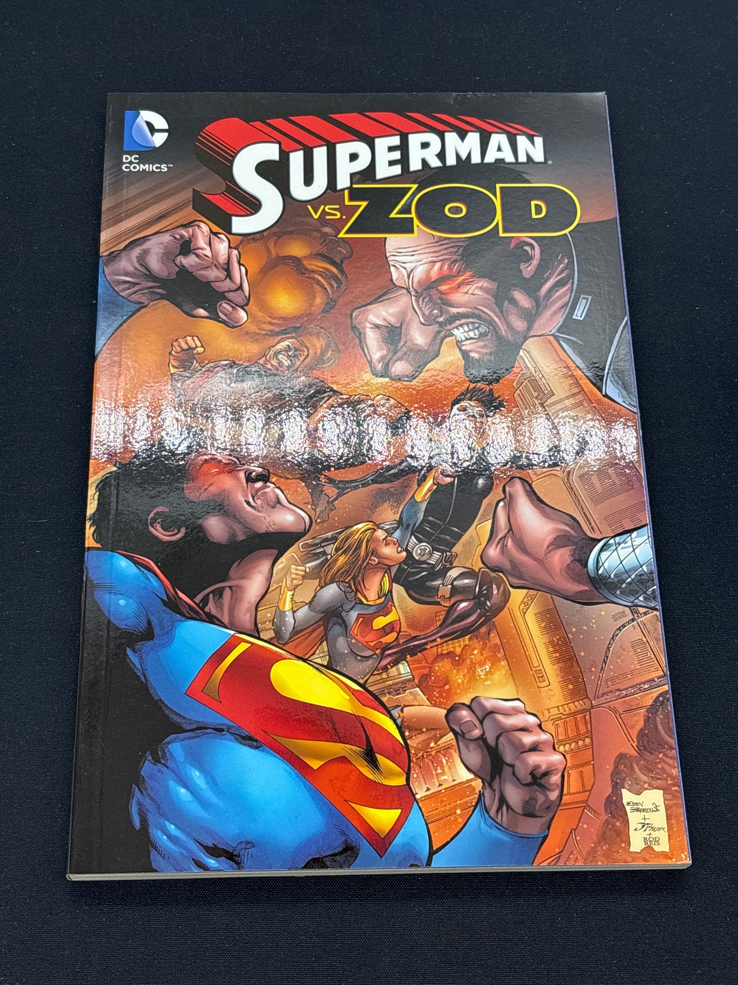Auction Lot 60: DC Comics Superman Vs Zod Graphic Novel