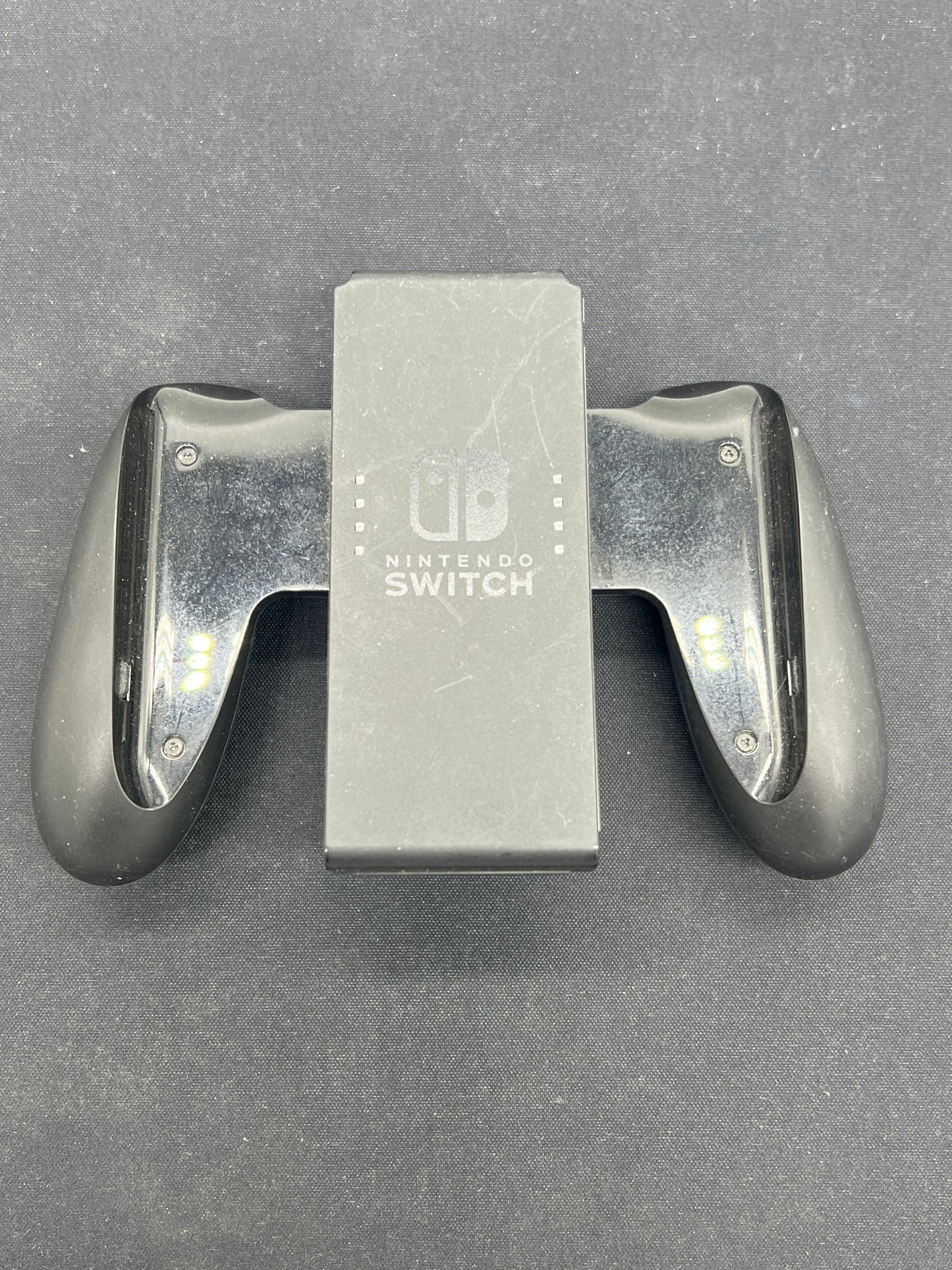 Auction Lot 77: Nintendo Product Cases and Accessories Lot