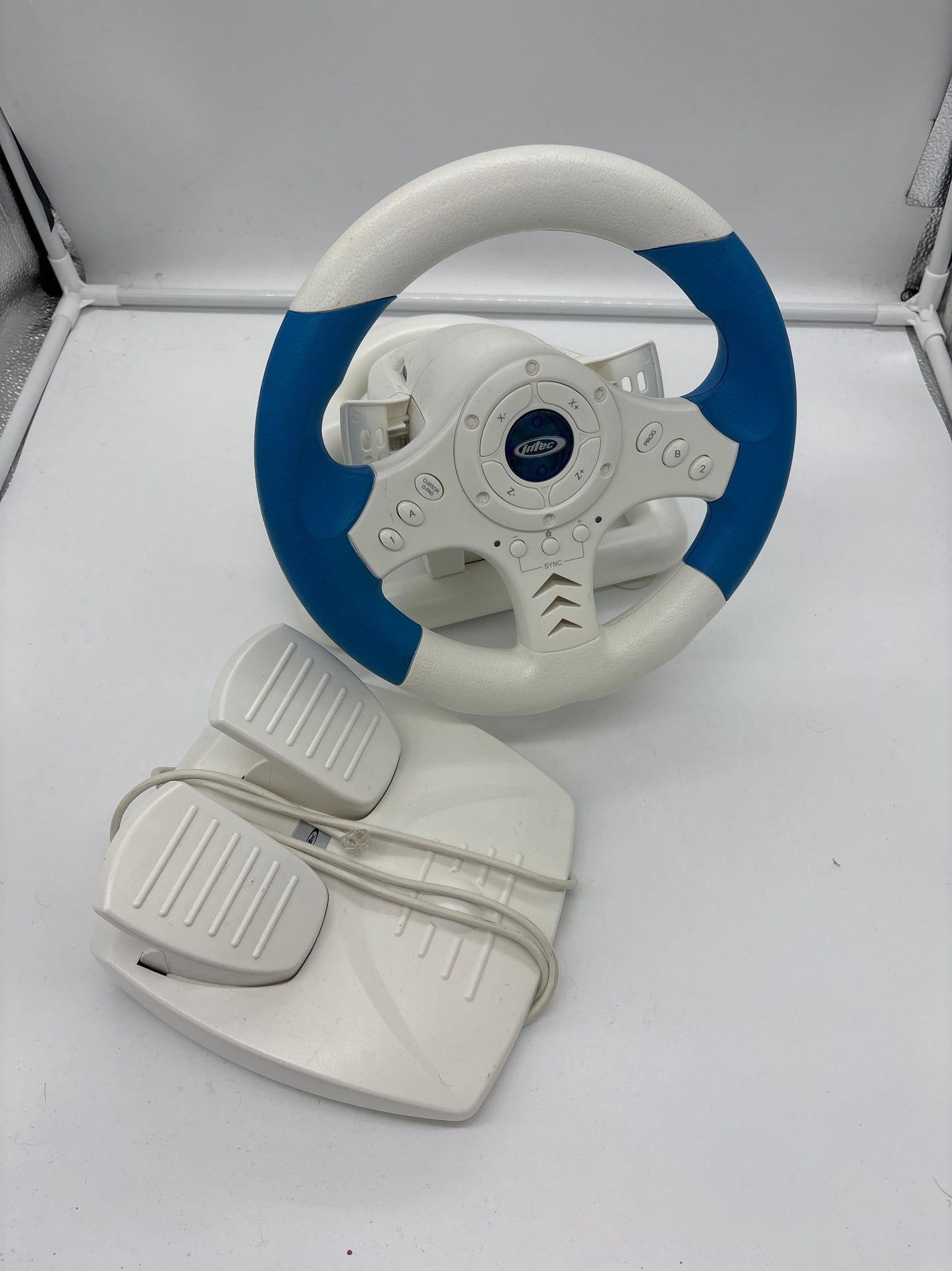 Auction Lot 156: White Steering Wheel Controller For PC Untested Missing Batteries