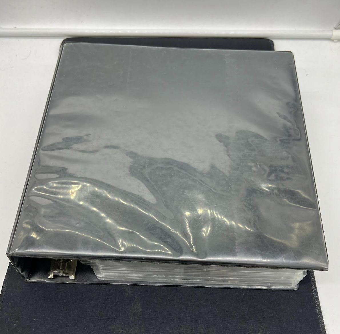 Auction Lot 143: 3 Ring Binger With 4 Pocket Inserts PSA Slabs