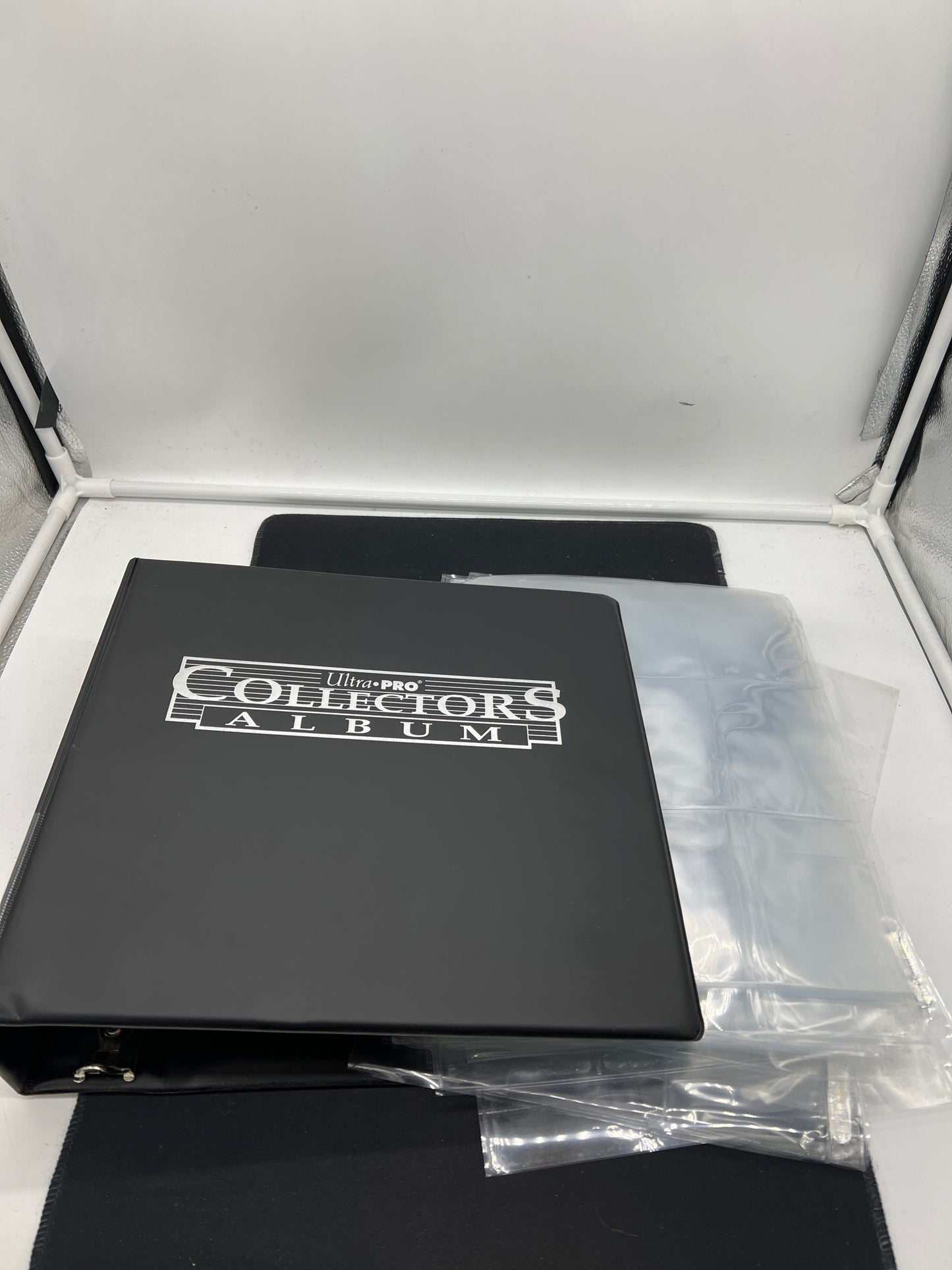Auction Lot 238: UltraPro Collectors Album 3 Ring With 100+ 9 Pocket Plastic Insserts