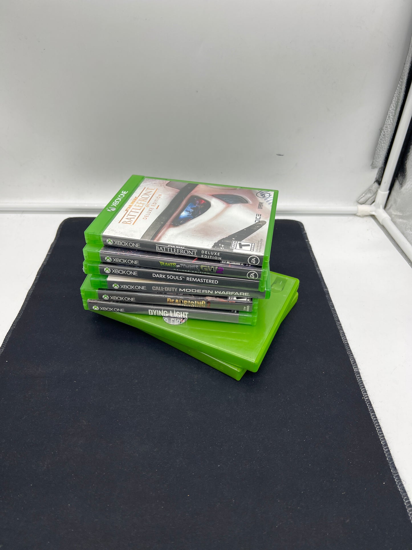 Auction Lot 158: EMPTY Assorted Lot of XBOX Game Cases