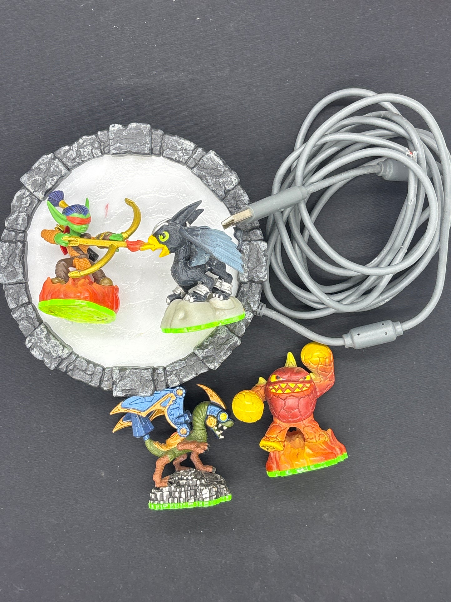 Auction Lot 45: Ice Skylanders Loose Figures Lot 1 With Skylander Pad