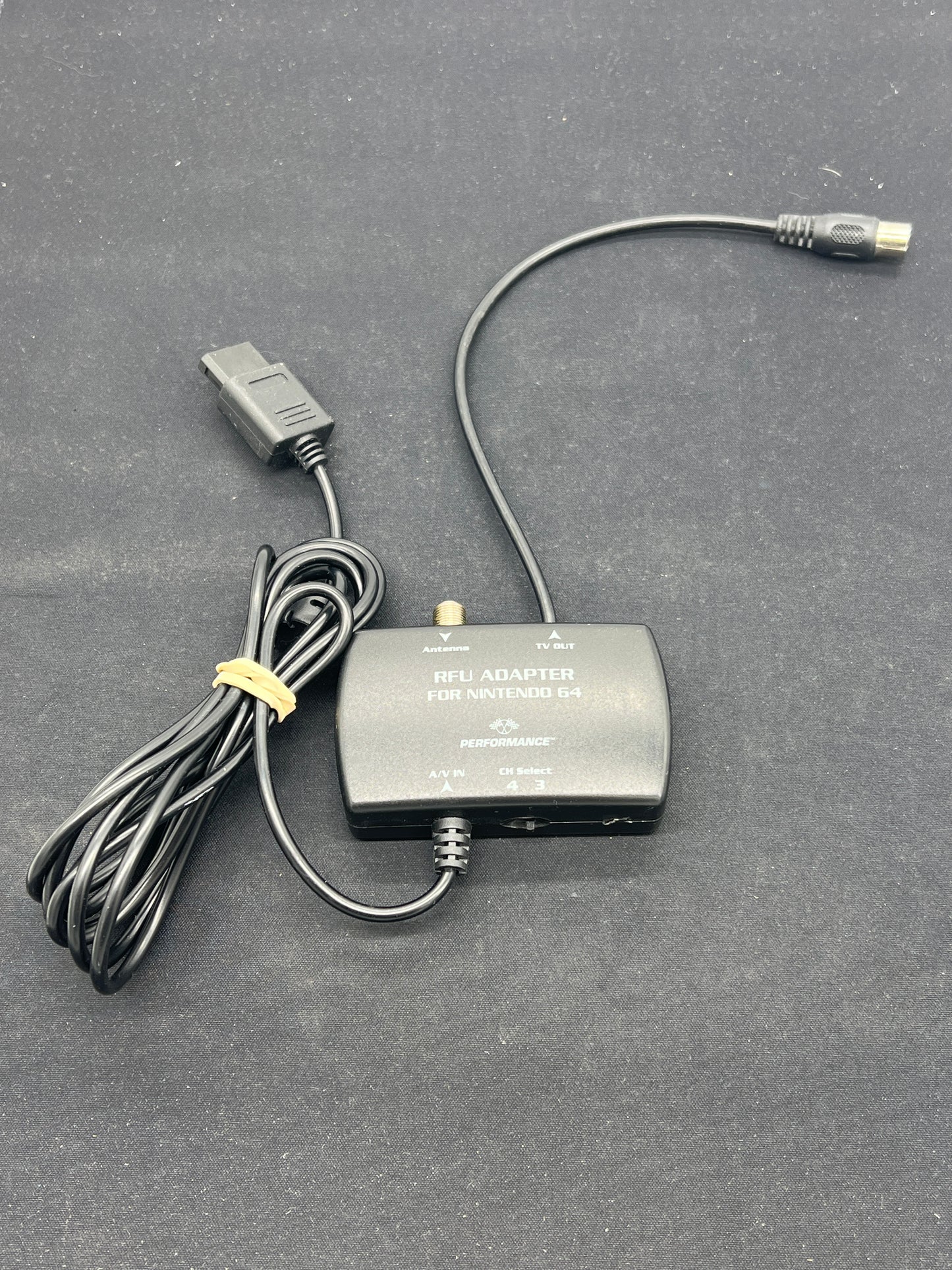 Auction Lot 76: Loose Cables Lot RFU Adapter For Nintendo 64 and Car Charger