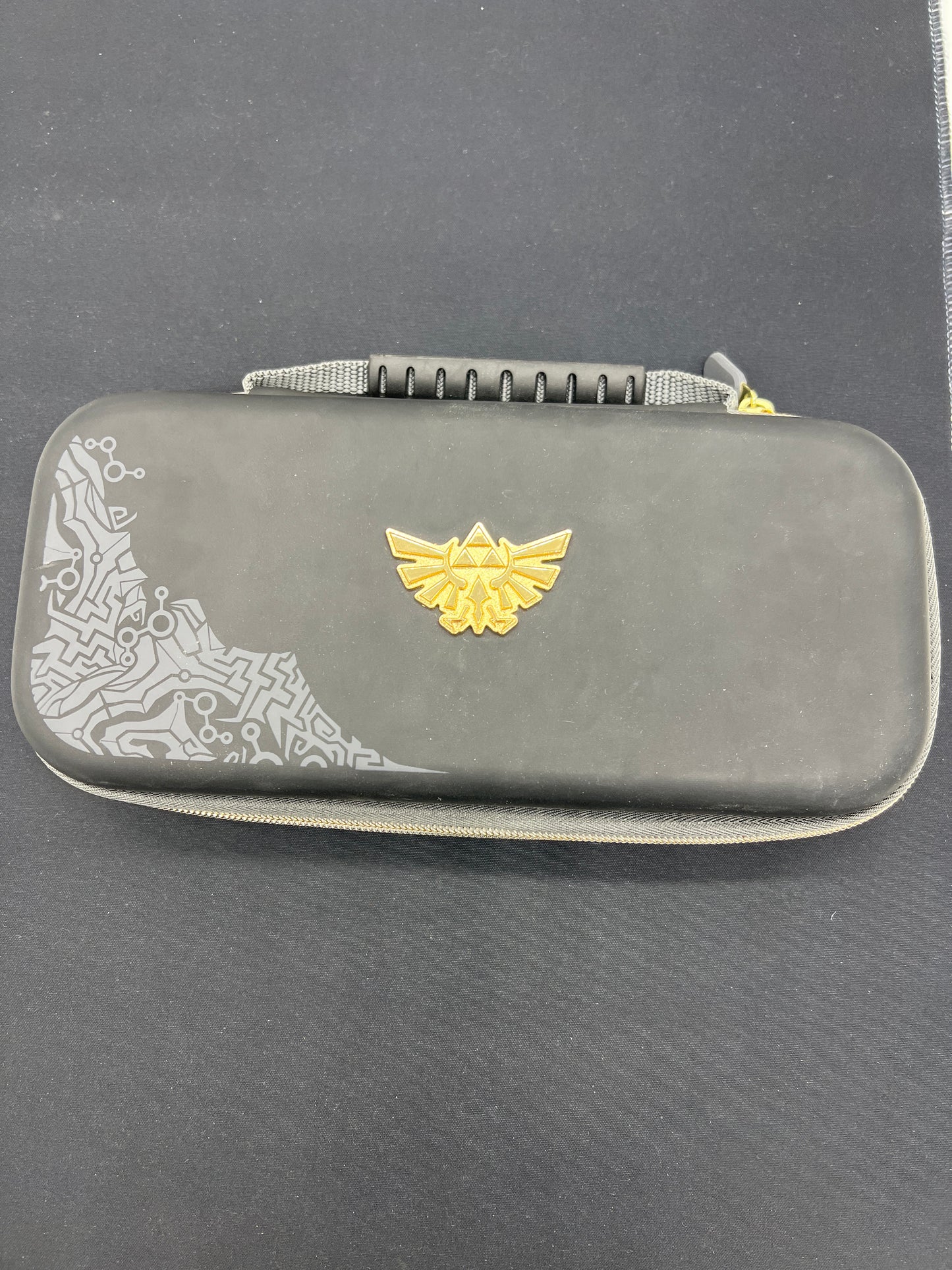 Auction Lot 82: Switch Carrying Case Legend of Zelda BOTW