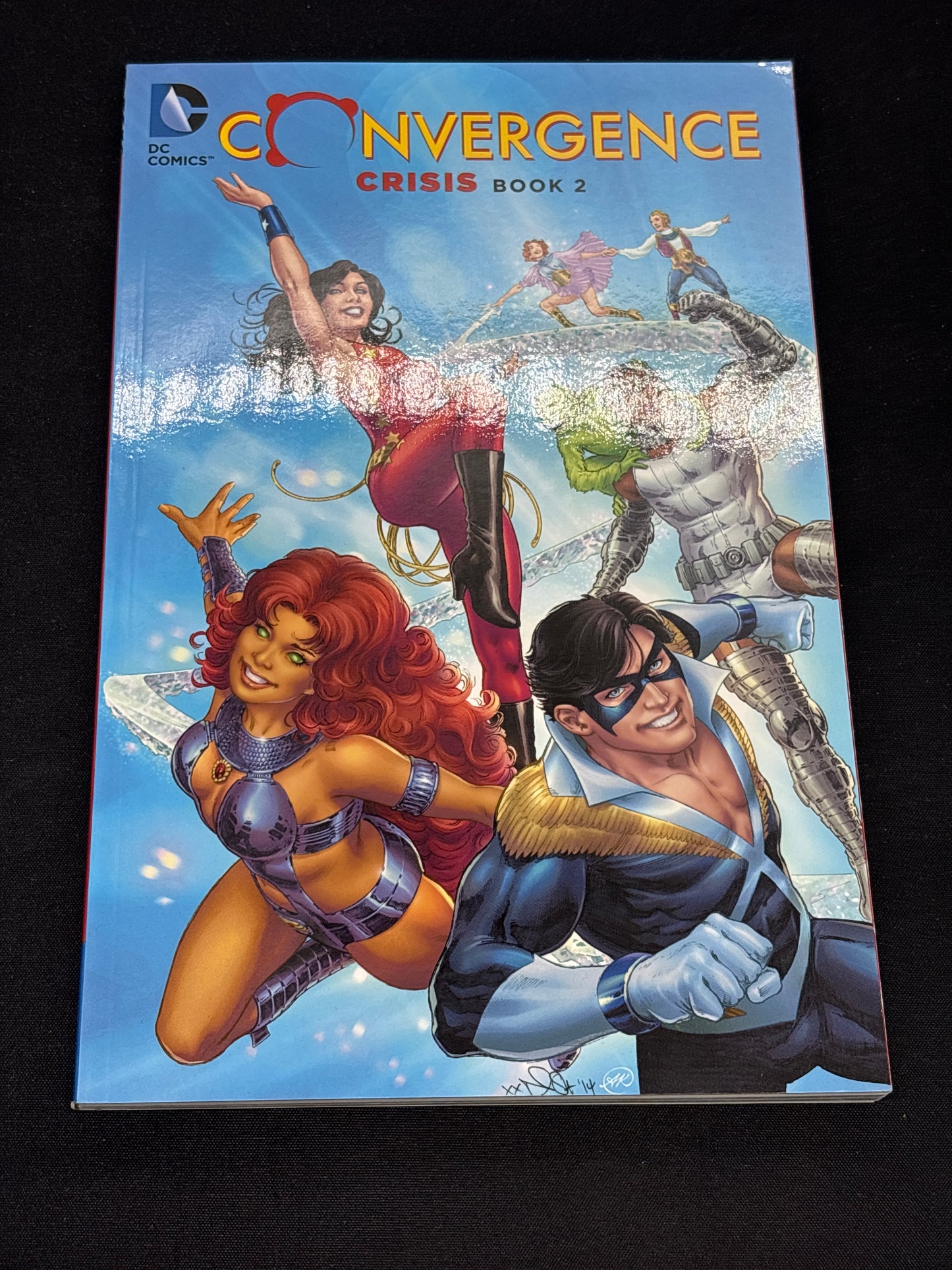Auction Lot 200: DC Comics Convergence Crisis Book 2 Graphic Novel