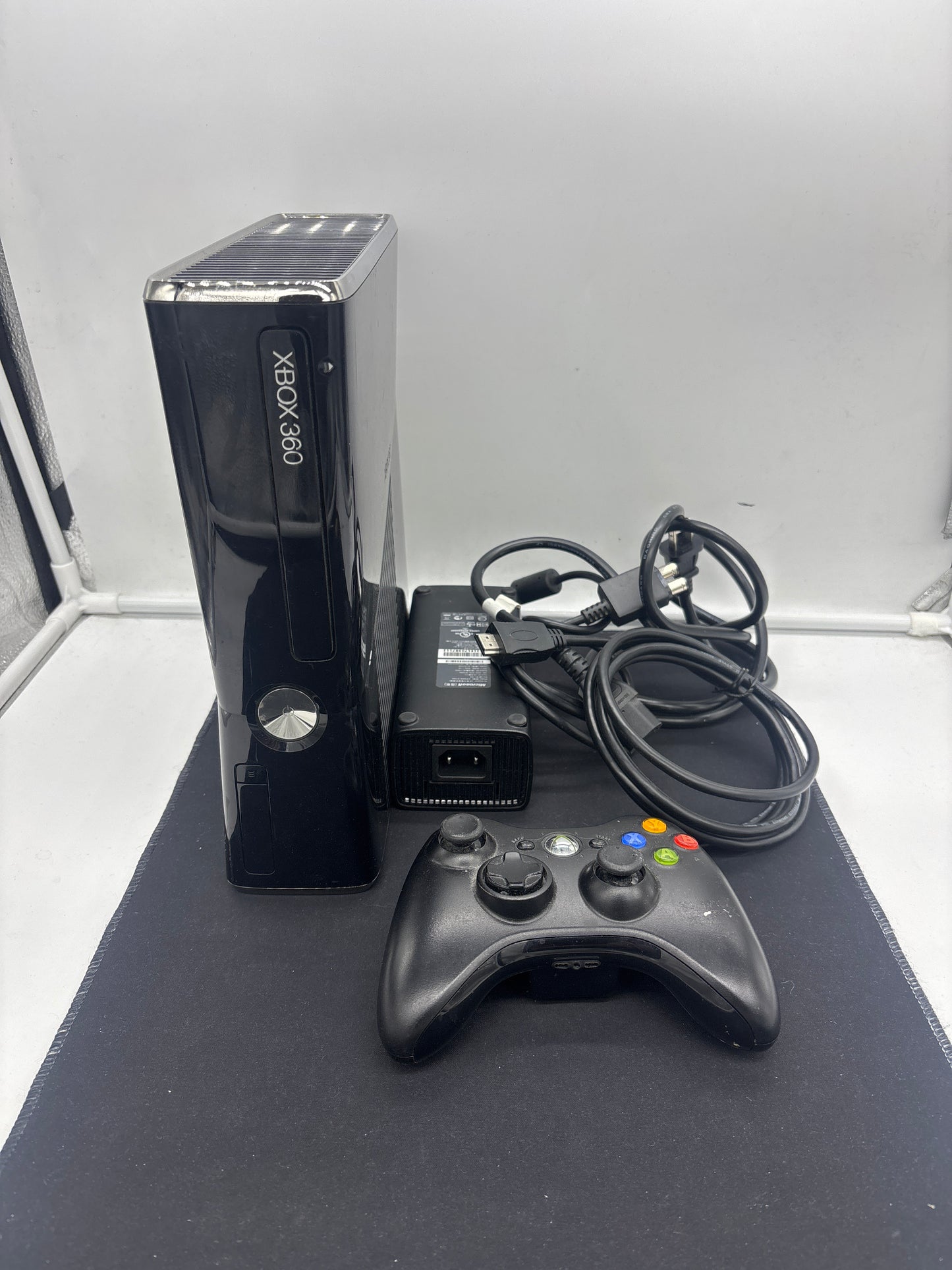 Auction Lot 1: XBOX 360 Console With Cords and Controller Untested
