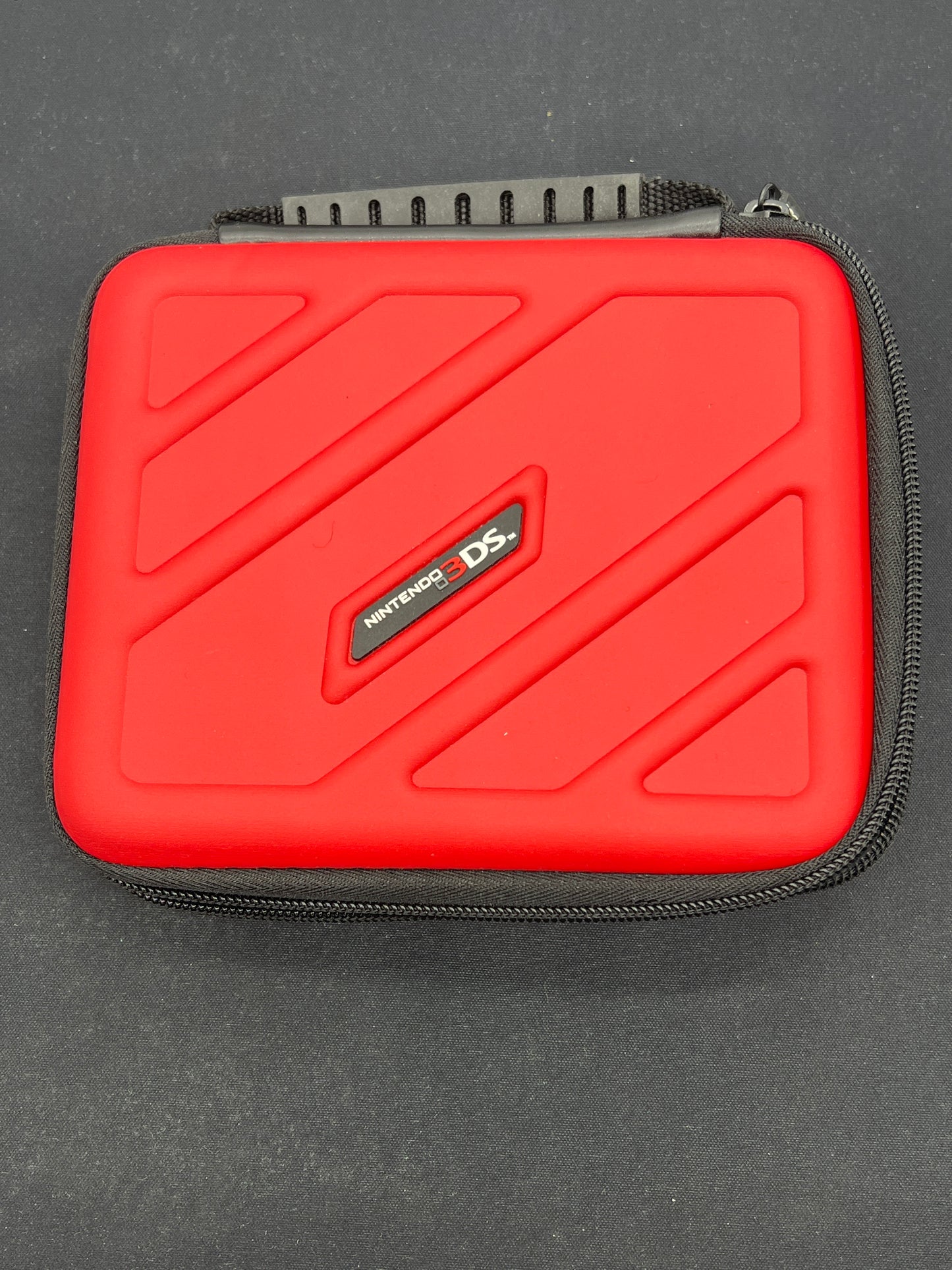 Auction Lot 77: Nintendo 3DS Console Case Red Used