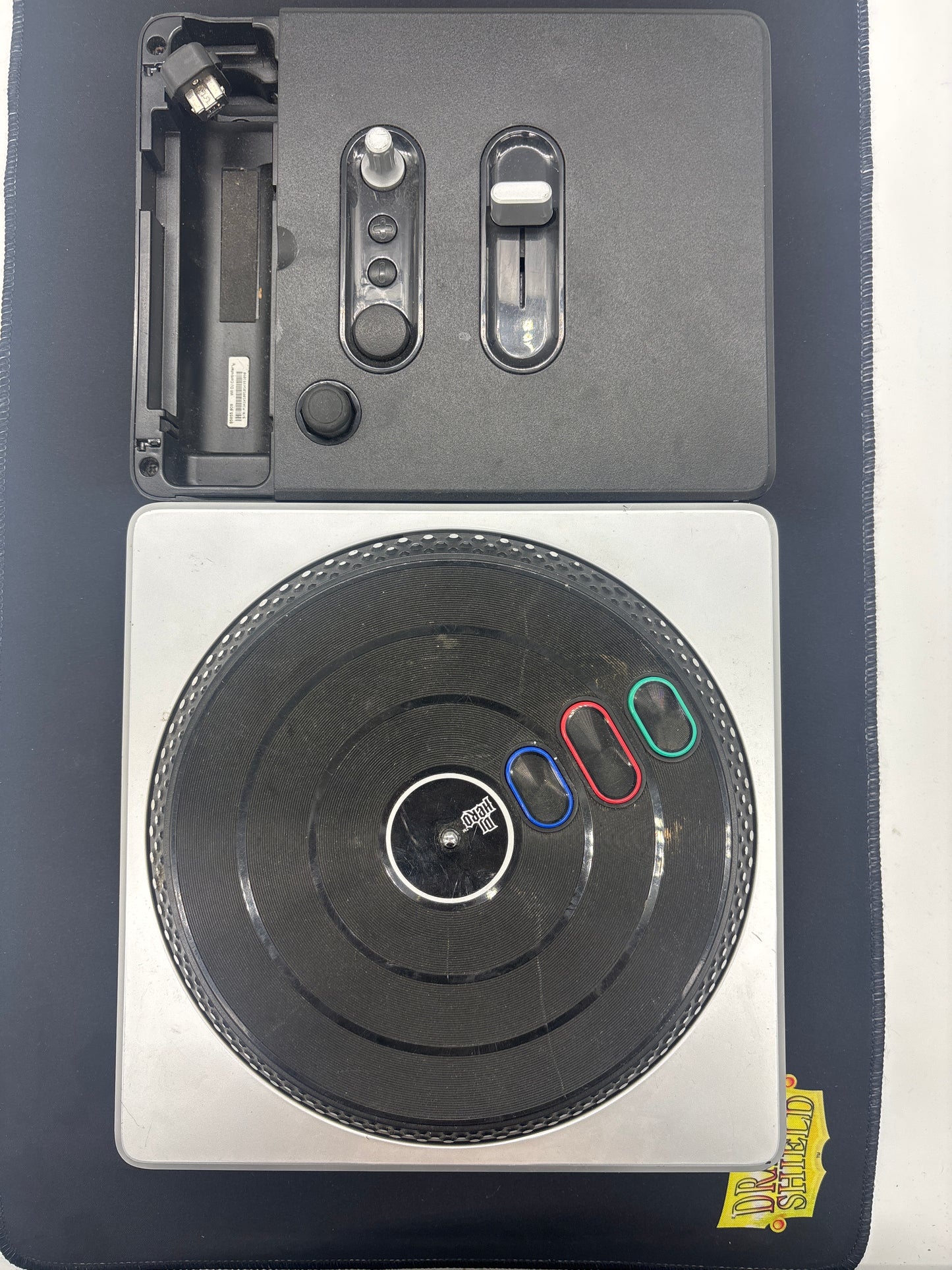 Auction Lot 106: XBOX 360/PS3 DJ Hero Turntable Controller
