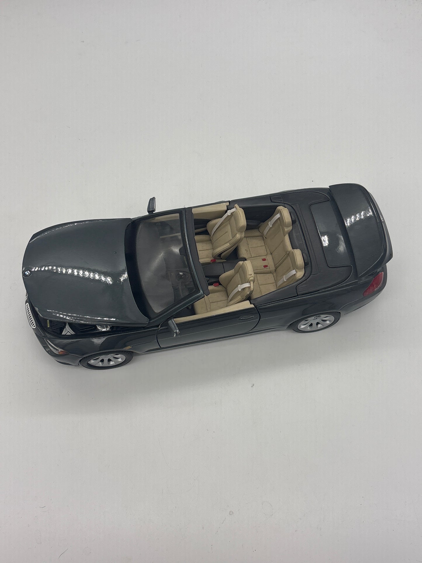 Auction Lot 4: BMW 645 CI 1:18 Die Cast Figure
