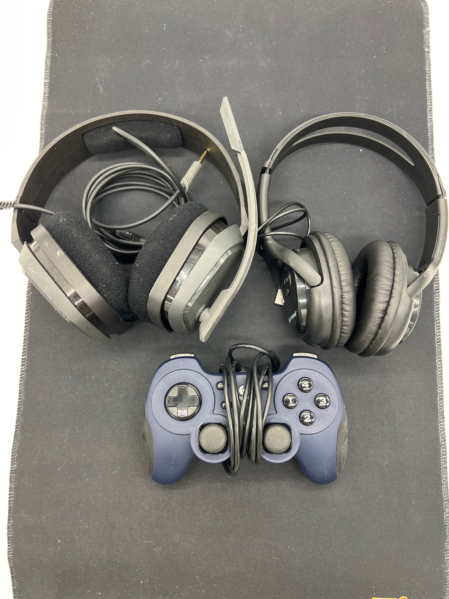 Auction Lot 75: Assorted Lot of 3 Gaming Accessories Untested
