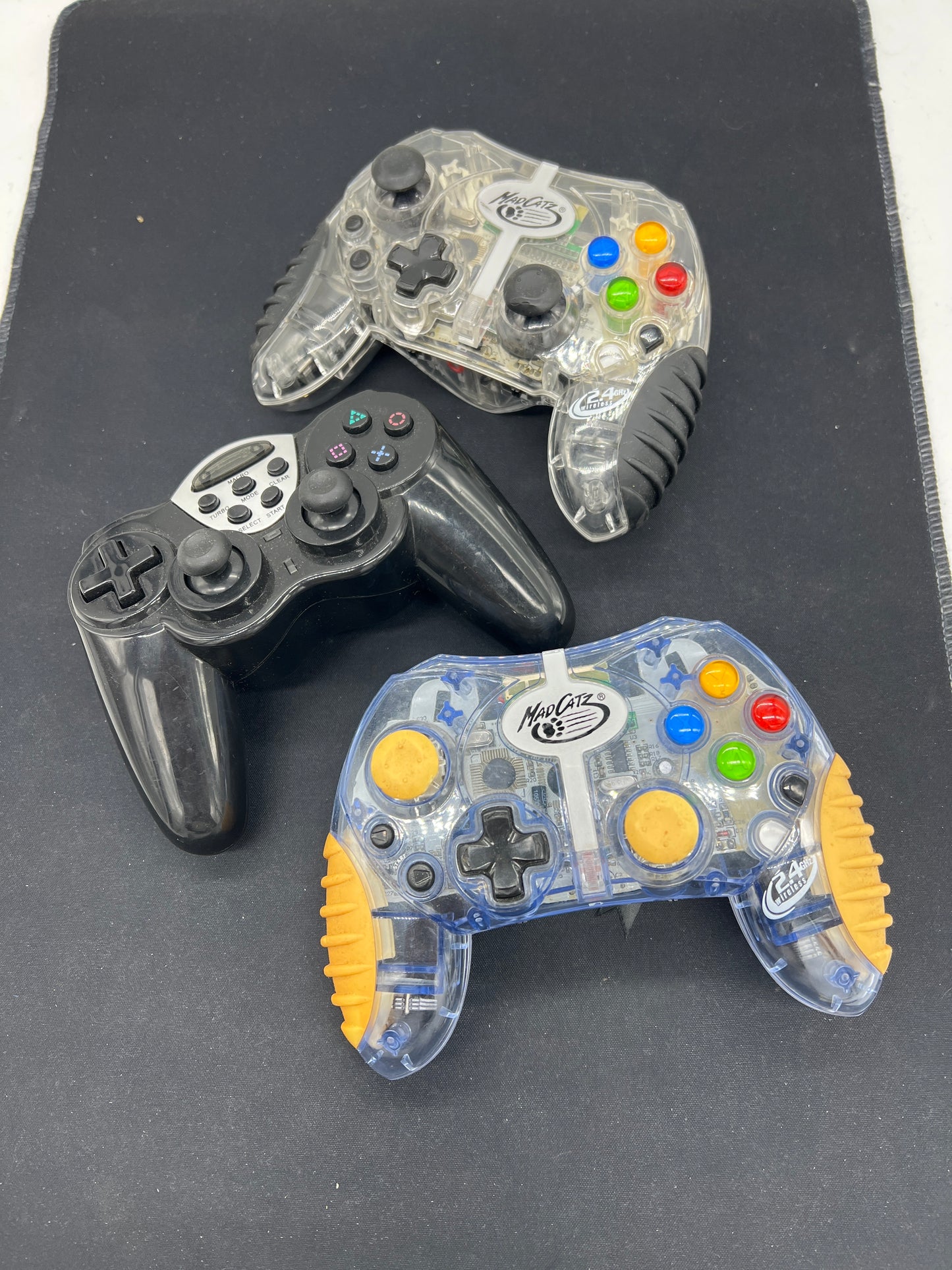 Auction Lot 110: Assorted Controllers Mad Catz
