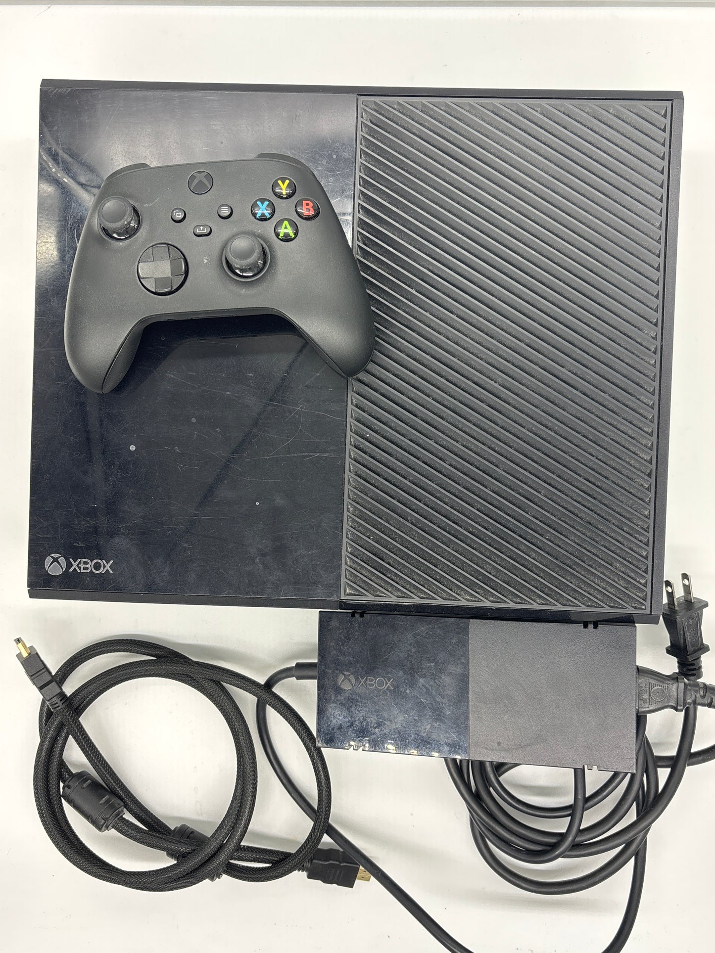 Auction Lot 1: Xbox One Console With Controller And Cords Untested