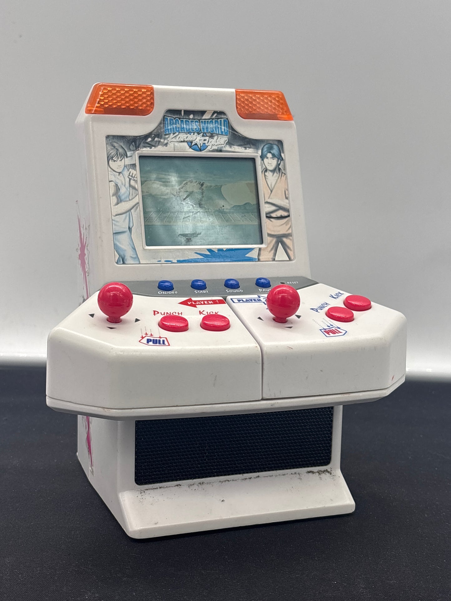 Auction Lot 176: Mini Arcade Karate Fighter Untested