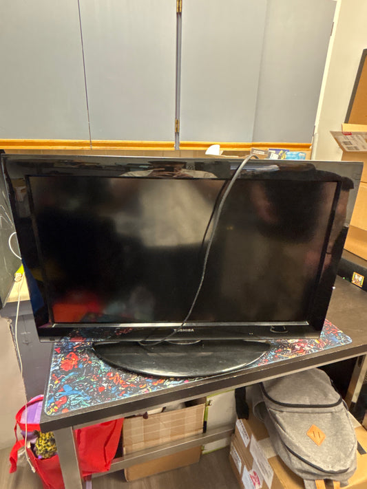 Auction Lot 333: Toshiba TV 32 Inch TV Working