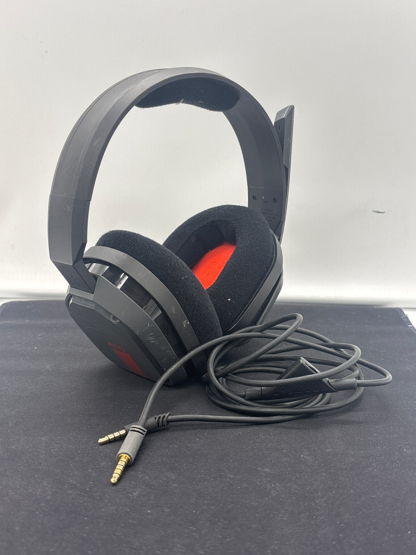 Auction Lot 183: Untested Aux Cord Headset Lot 1