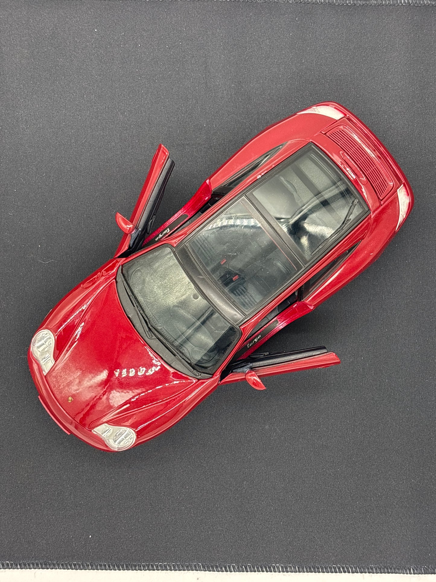 Auction Lot 99: DieCast Maisto Porsche 911 Targe Scale 1/18 Condition As Is