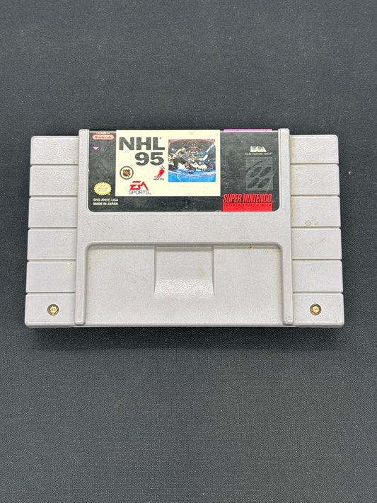 Auction Lot 313: SNES Nintendo NHL 95 Cartridge Only