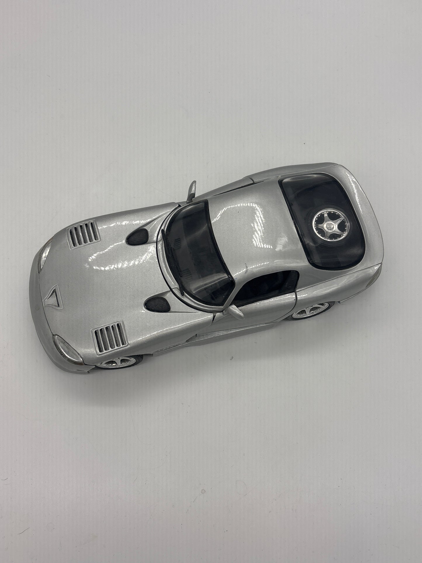 Auction Lot 7: Dodge Viper GT5 1:18 Die Cast Figure