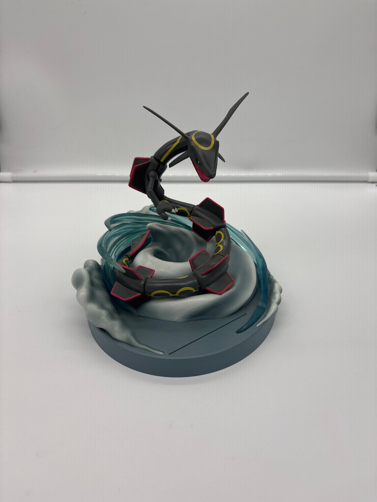 Auction Lot 65: Pokemon Shiny Rayquaza Figure No Box