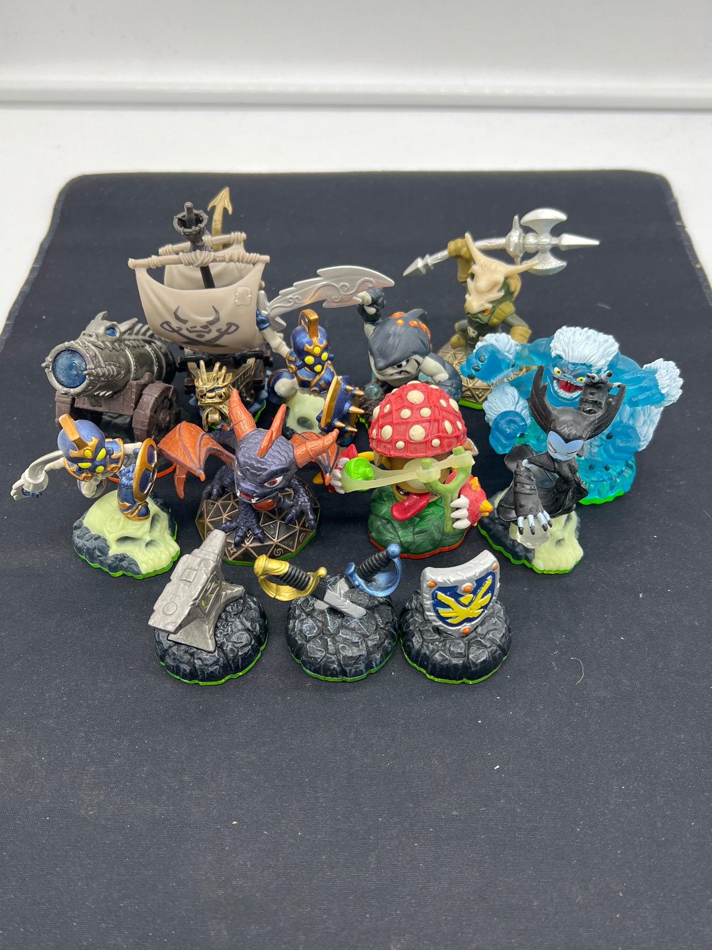 Auction Lot 99: Skylanders Assorted Figures Lot 1