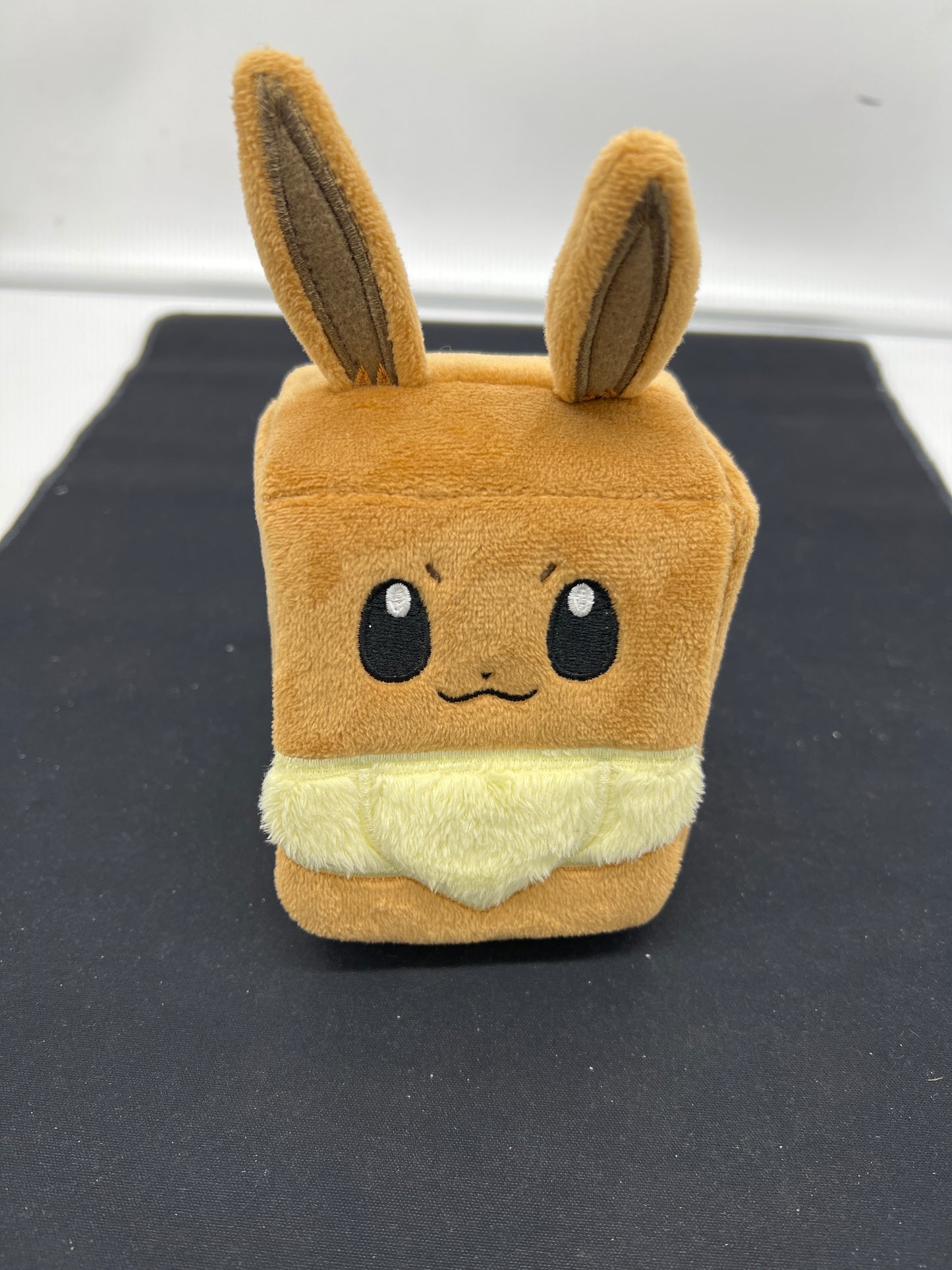 Auction Lot 279: Pokemon Prismatic Evolutions Eevee Pouch