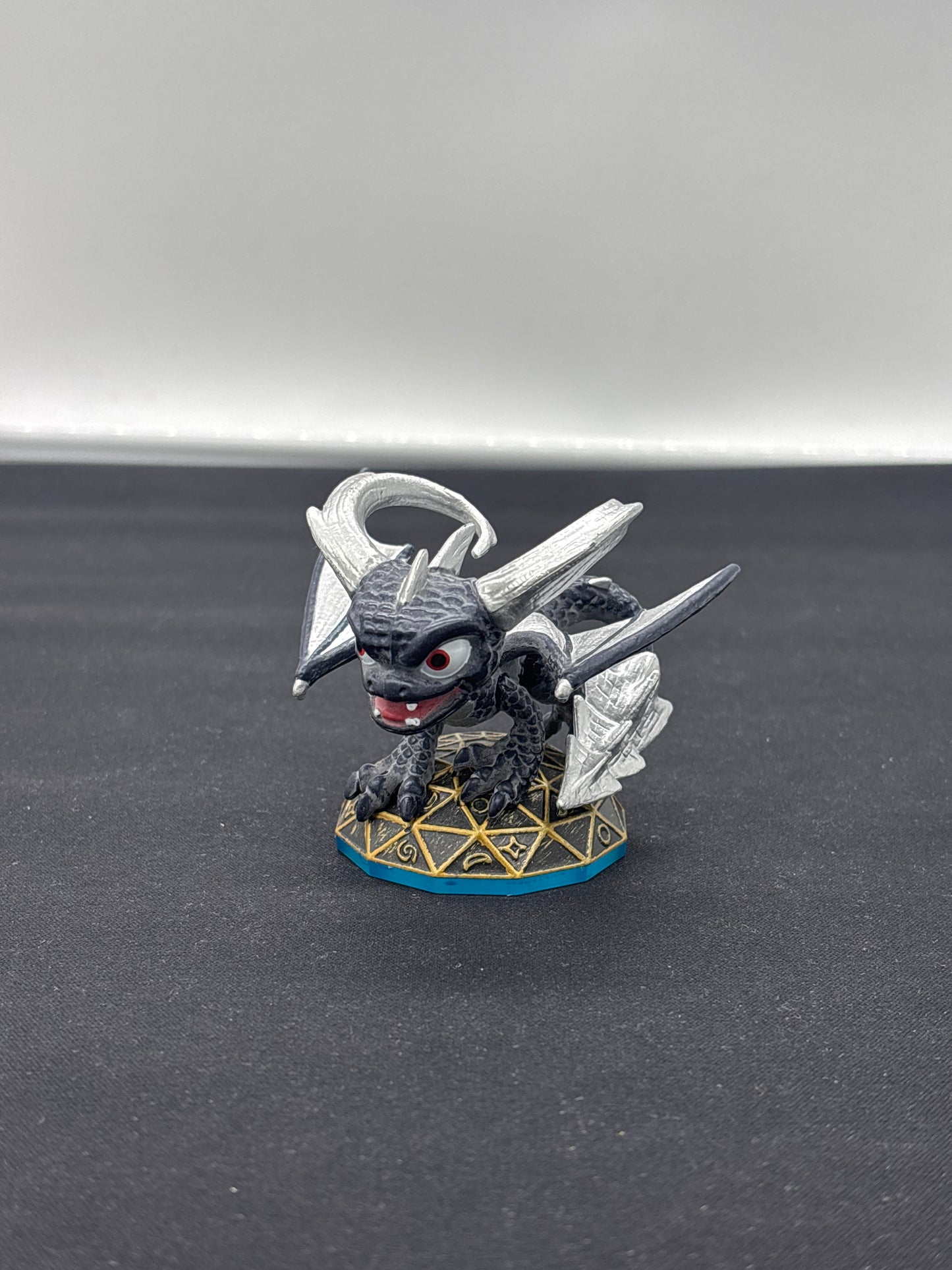 Auction Lot 237: Skylanders Series 3 Action Figure Lot 4
