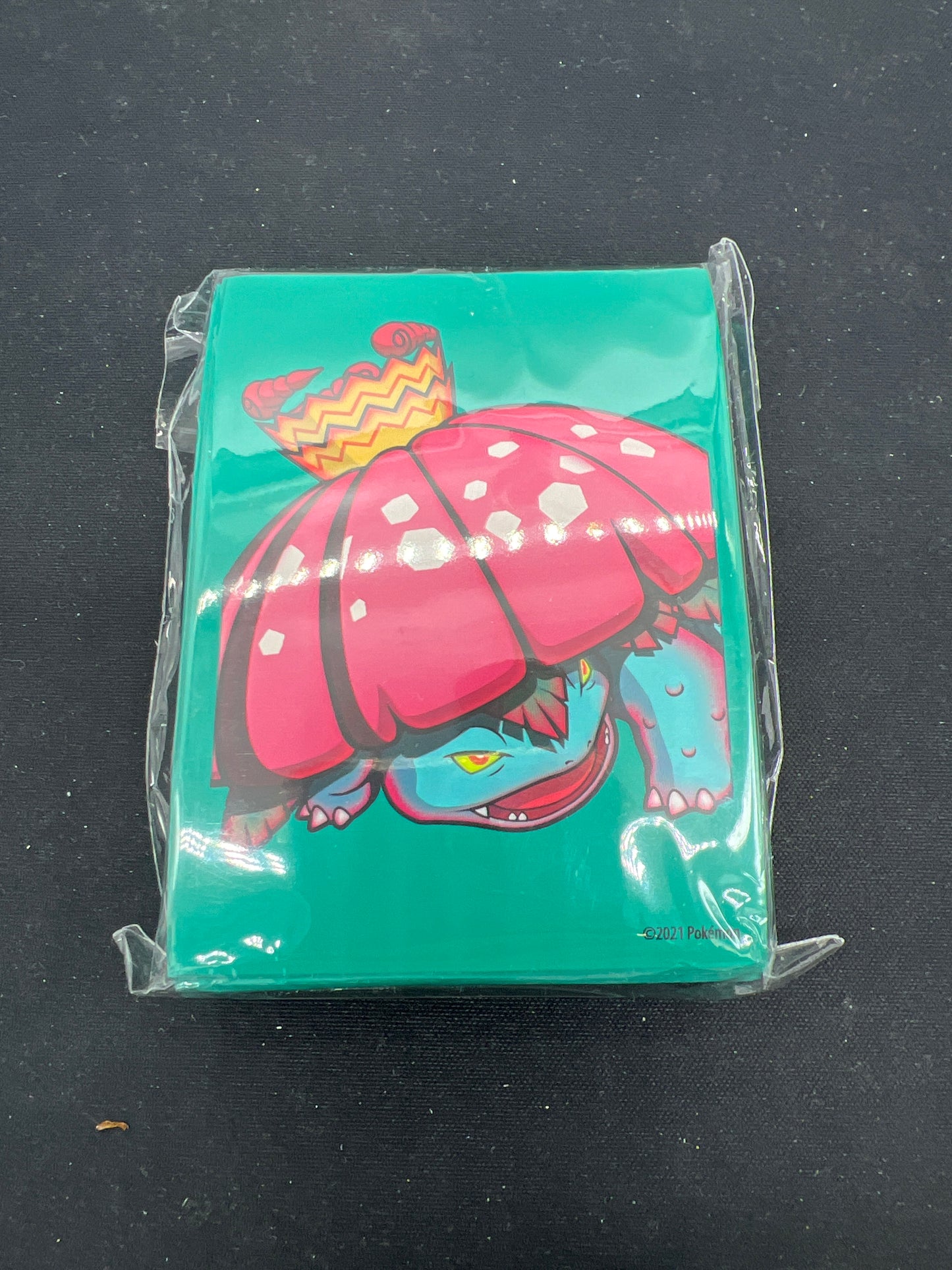 Auction Lot 228: Pokemon Venusaur VMAX Collection Box Card Sleeves