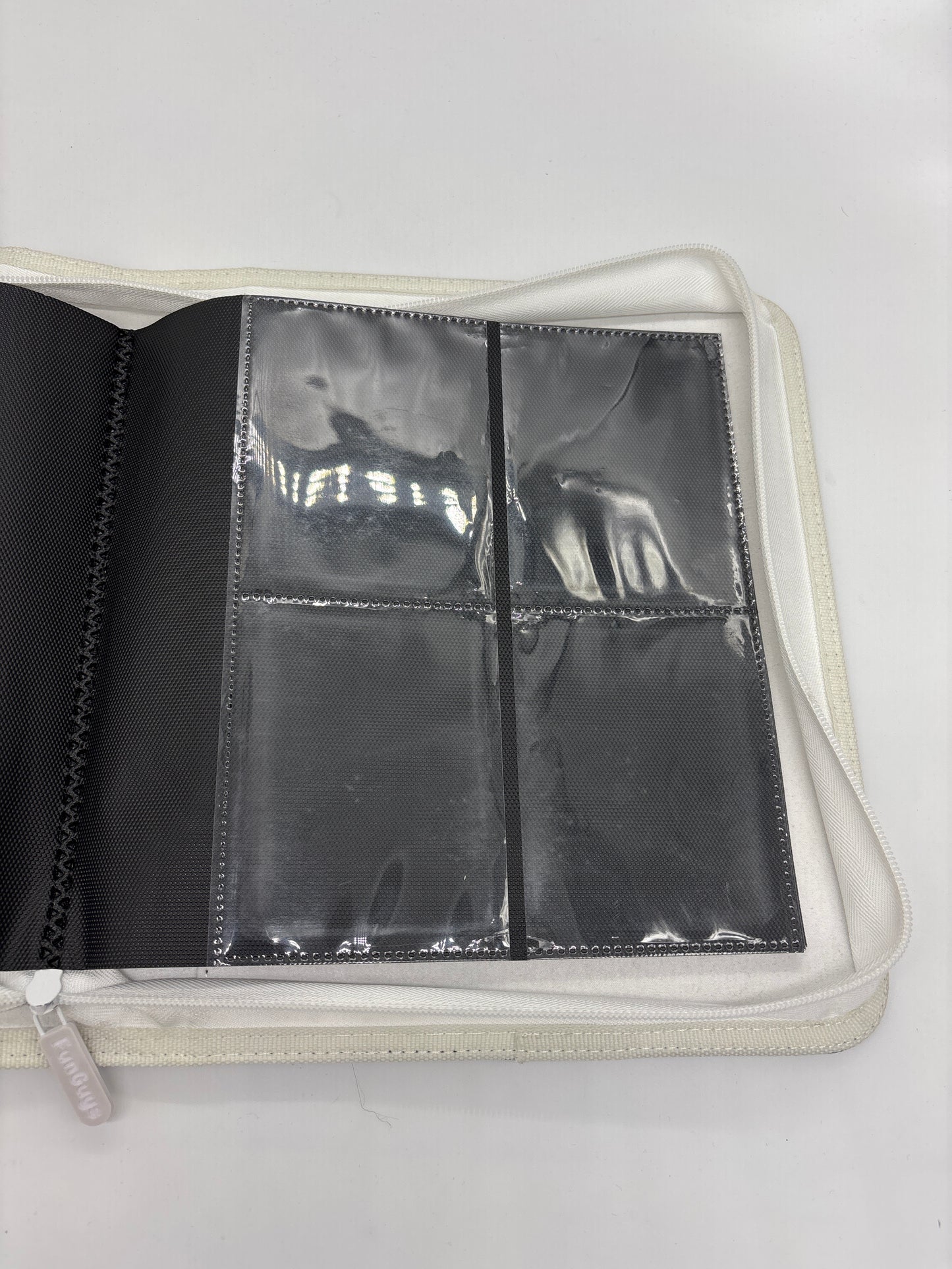 Auction Lot 98: Funguys Ultra Guard 4 Pocket Zipper TCG Binder Lightly Used