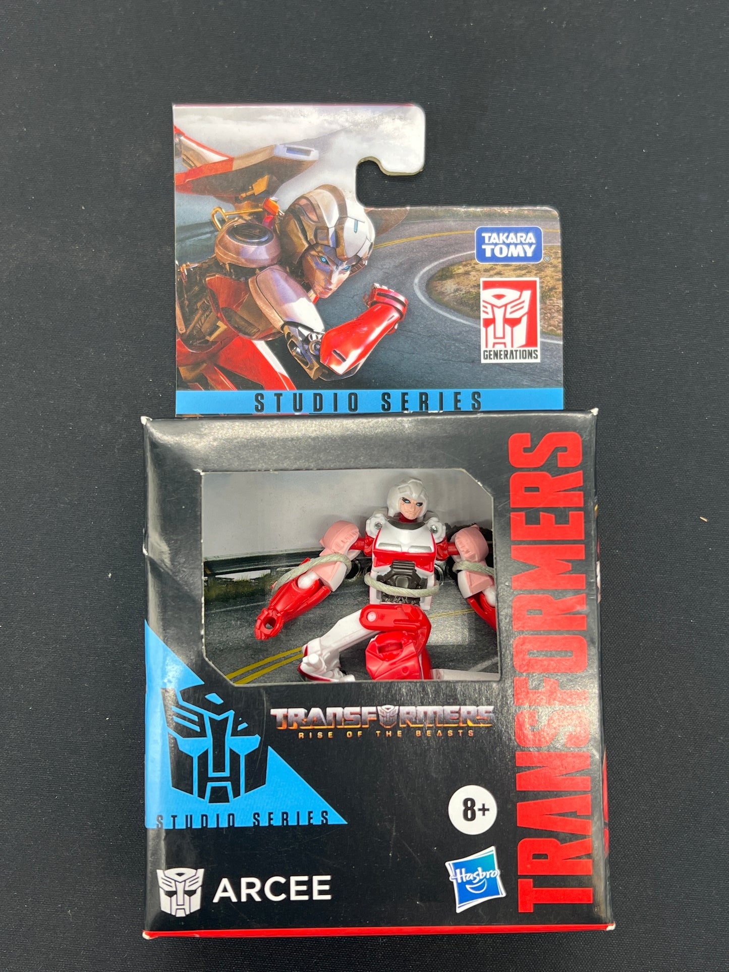 Auction Lot 185: Transformers Studio Series Arcee Figure