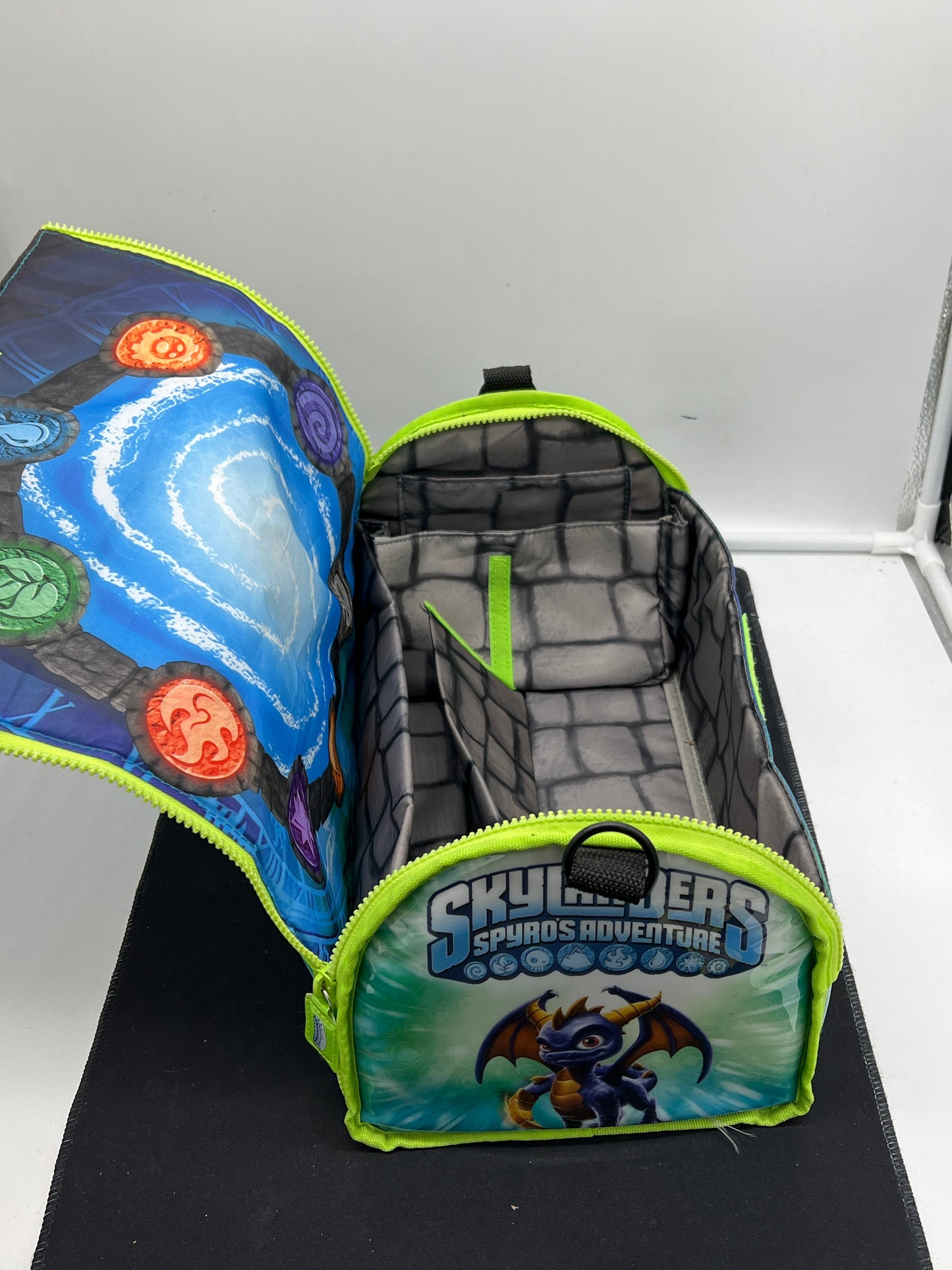 Auction Lot 188: Skylanders Figure Tote Bag