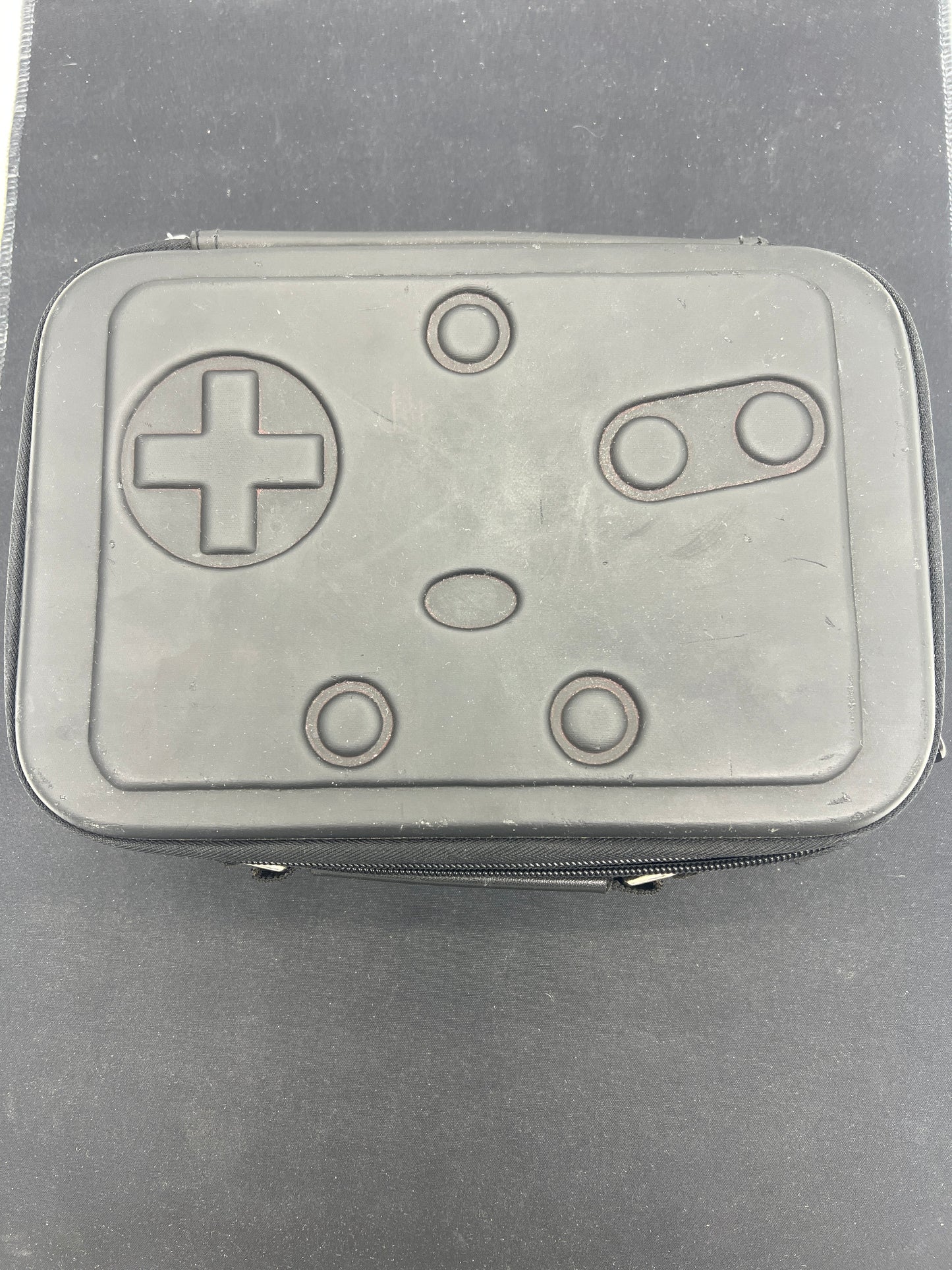Auction Lot 134: Video Game Case for Nintendo DS Handheld