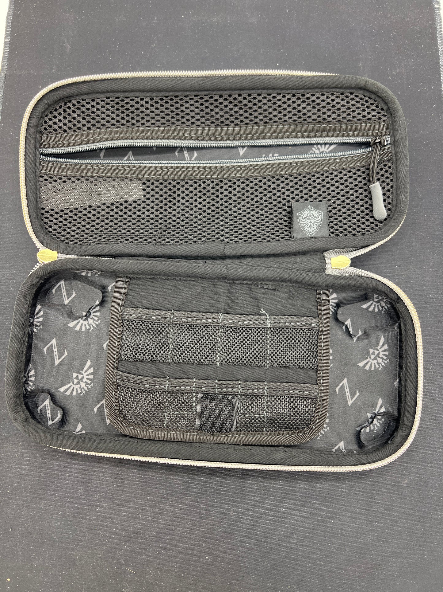 Auction Lot 77: Nintendo Switch Loose Softshell Case Legend of Zelda Themed