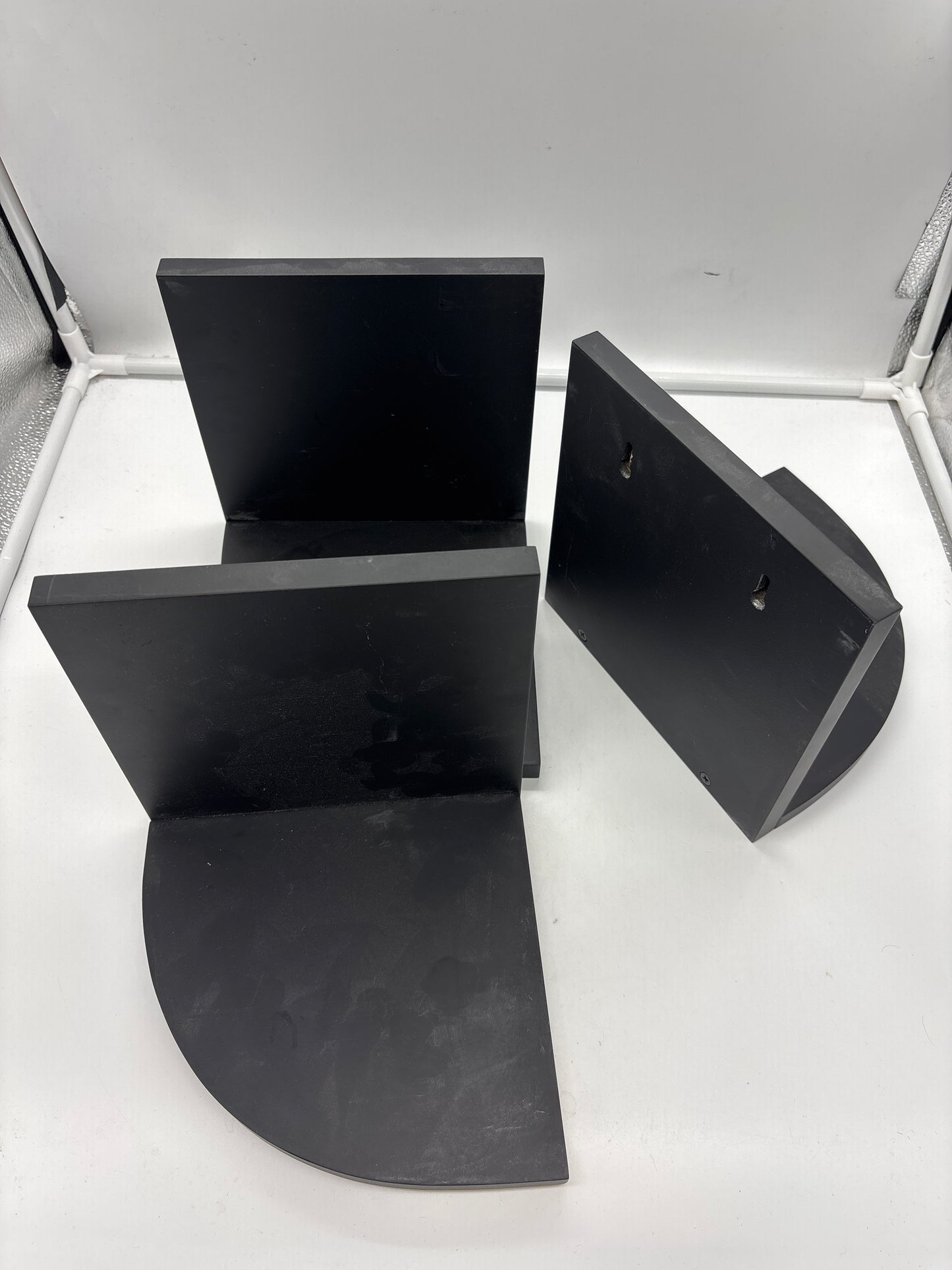 Auction Lot 205: Floating Shelf Wood 3 Corner Pieces