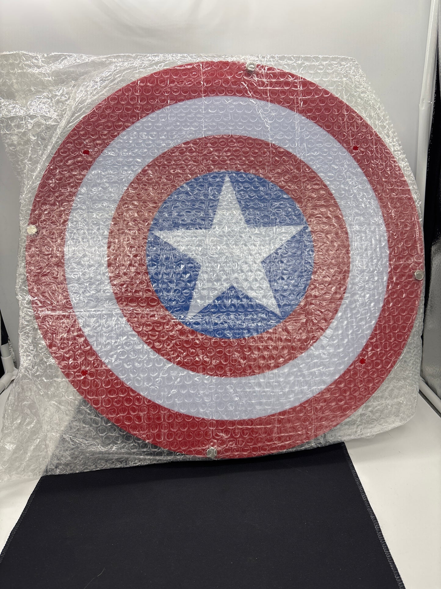 Auction Lot 144: Marvel Avengers Captain America Shield Light-Up Wall Art with Sound