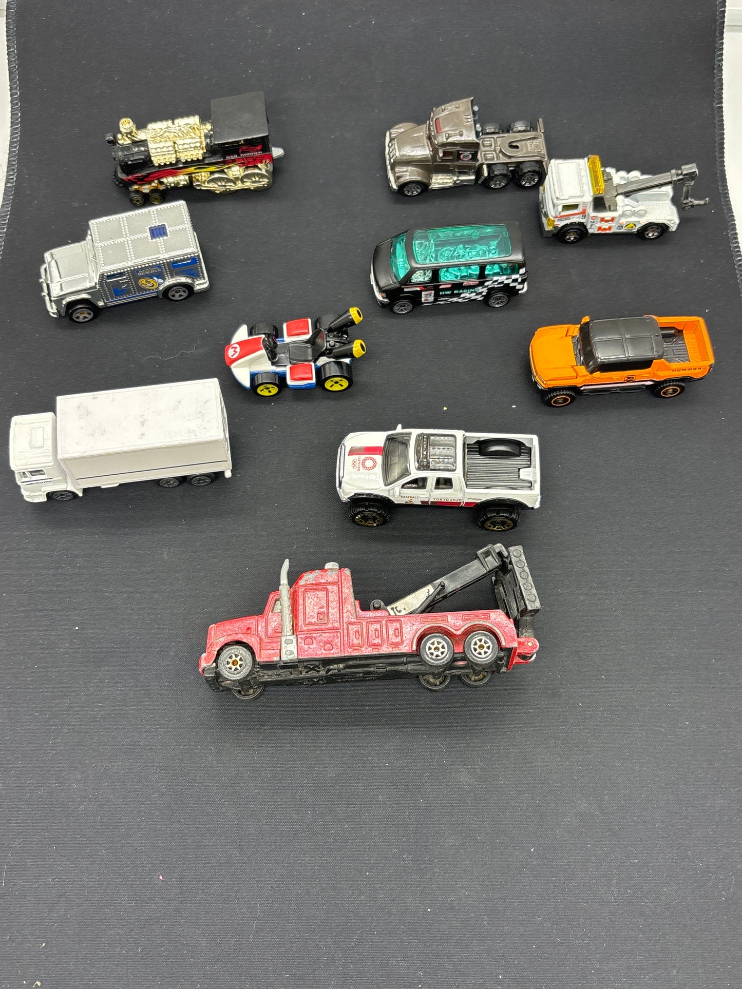 Auction Lot 63: Hot Wheels Loose Car Figure Lot 5