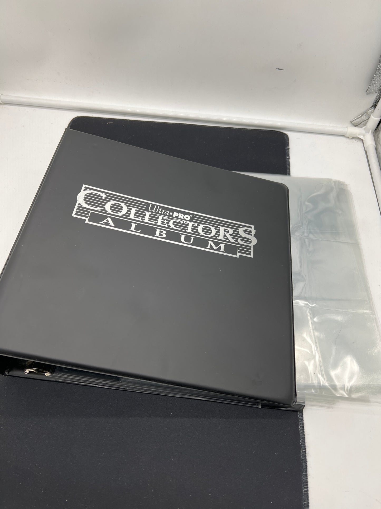 Auction Lot 243: Ultra Pro Collectors Album 3 Ring Binder With 9 Pocket Plastic Pages