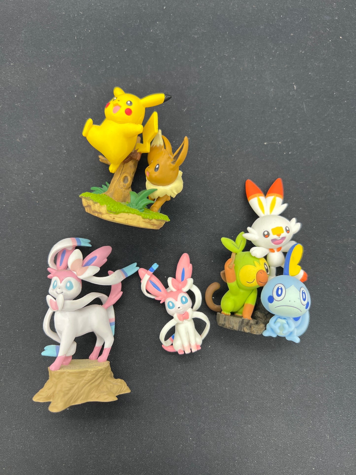 Auction Lot 284: Pokemon Figure Lot of 4 Assorted Toy Set