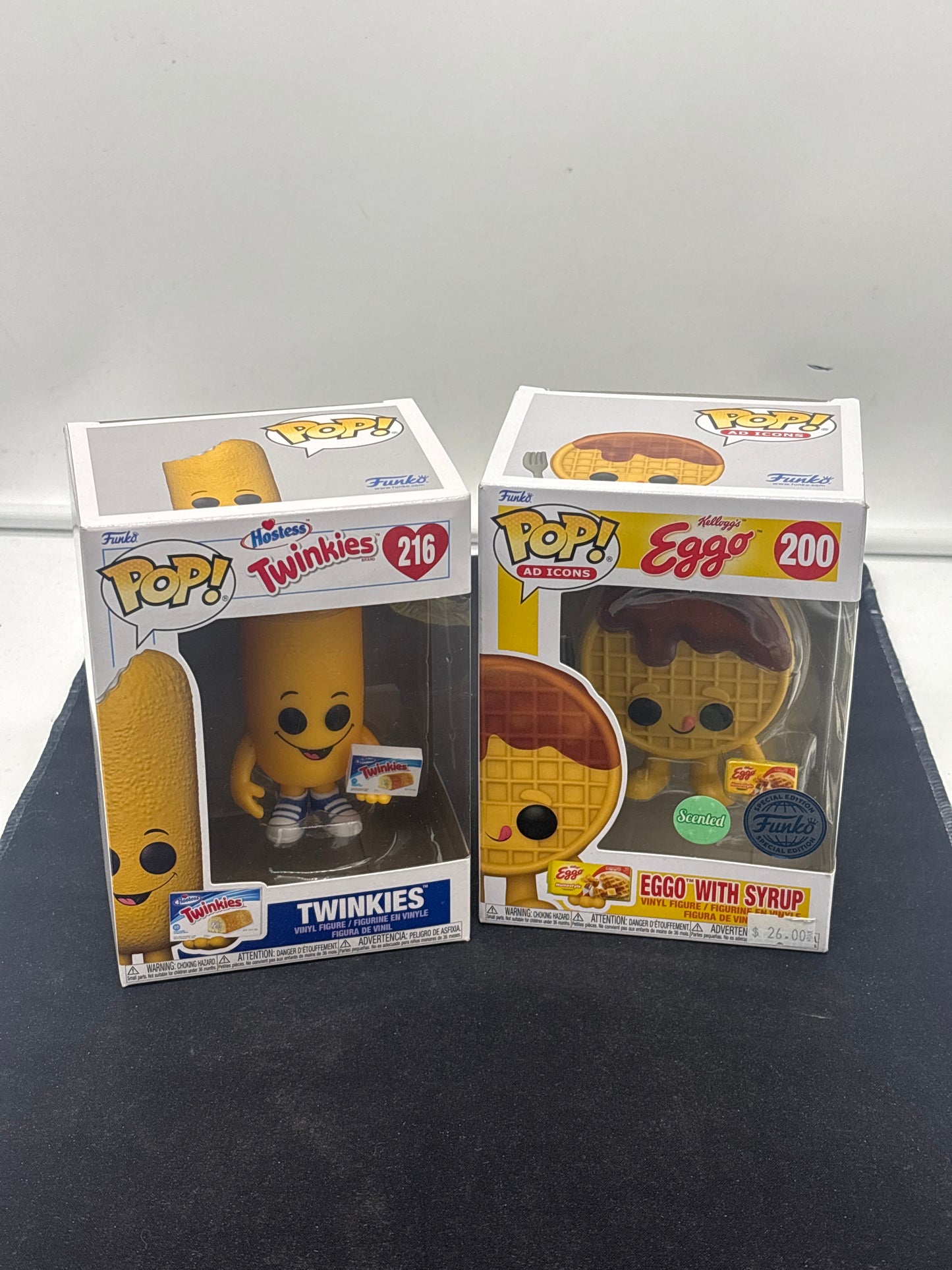 Auction Lot 42: POP Funko Special Edition Scented Eggo Twinkies 216 200 Figures